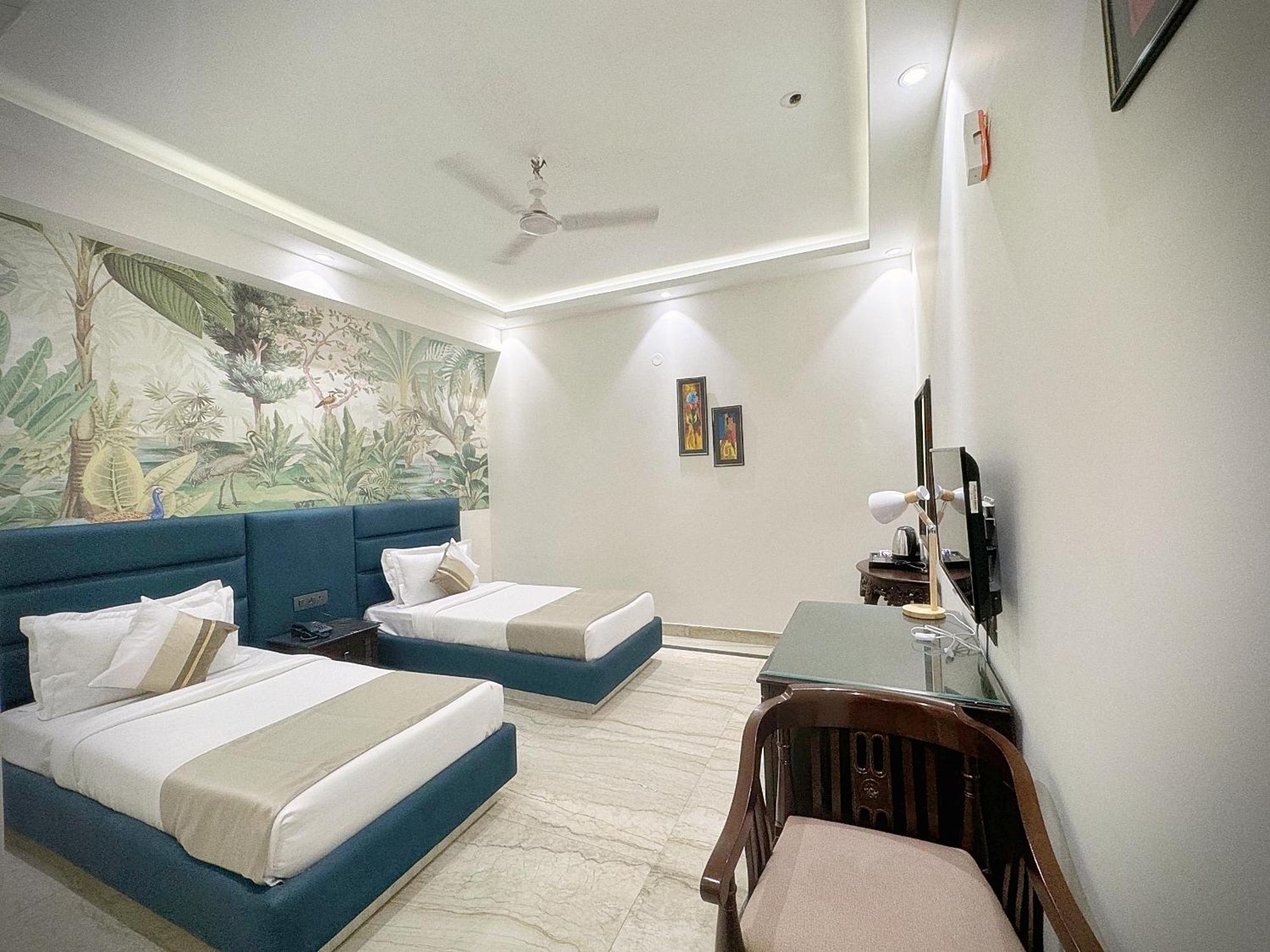 Hotel The Orion Express - East Of Kailash