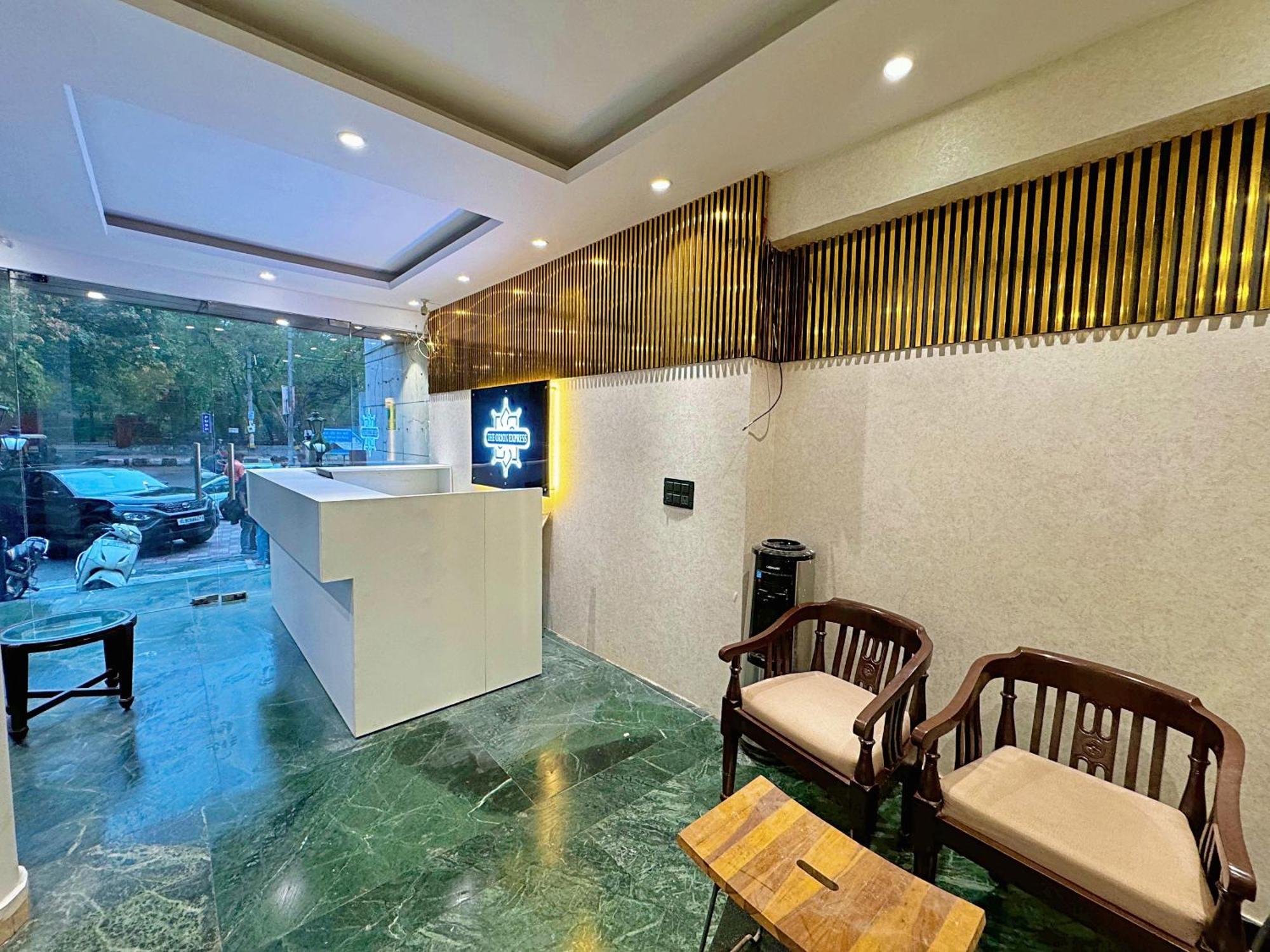 Hotel The Orion Express - East Of Kailash Nova Deli