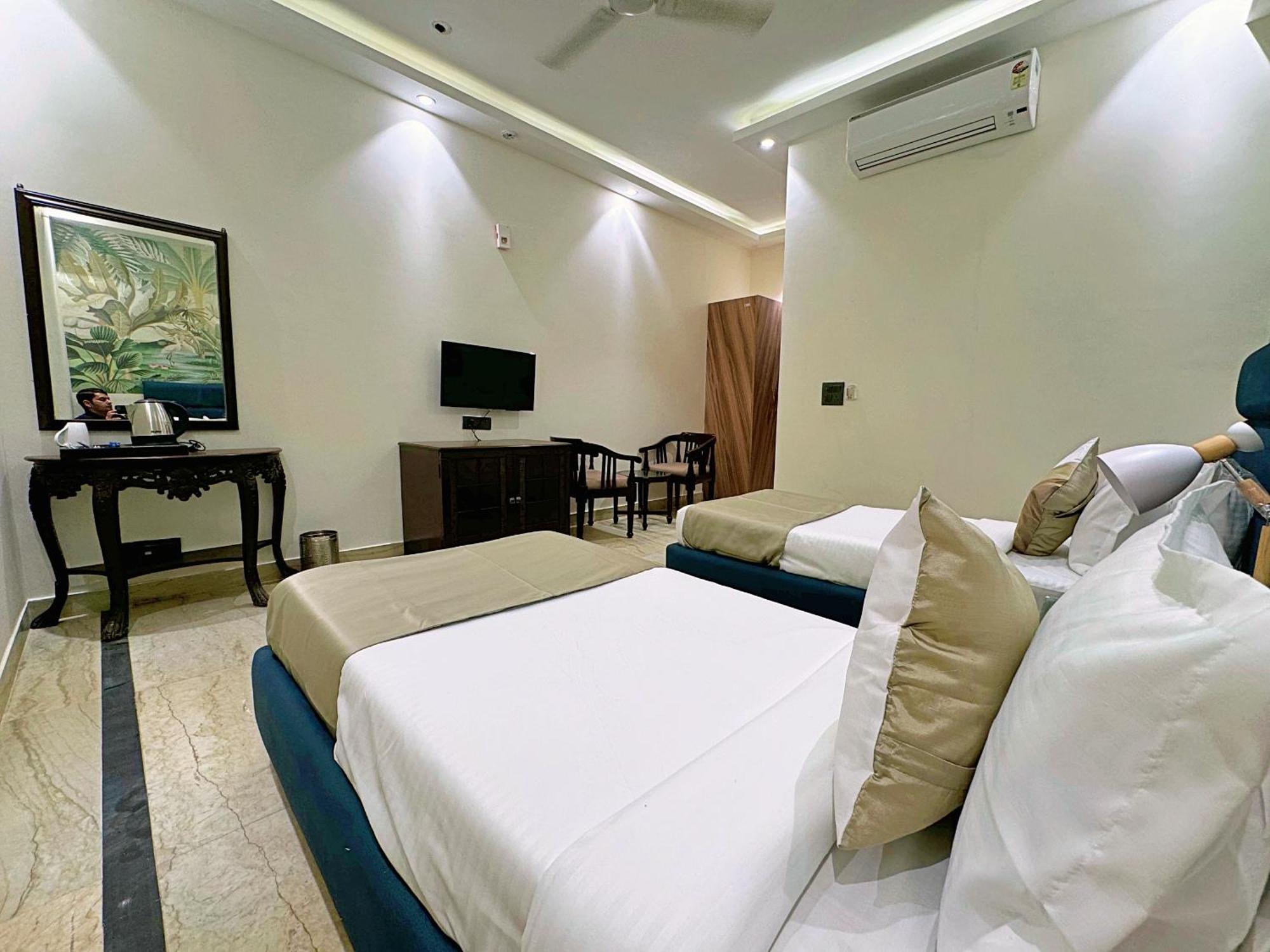 The Orion Express - East Of Kailash Hotel 3*