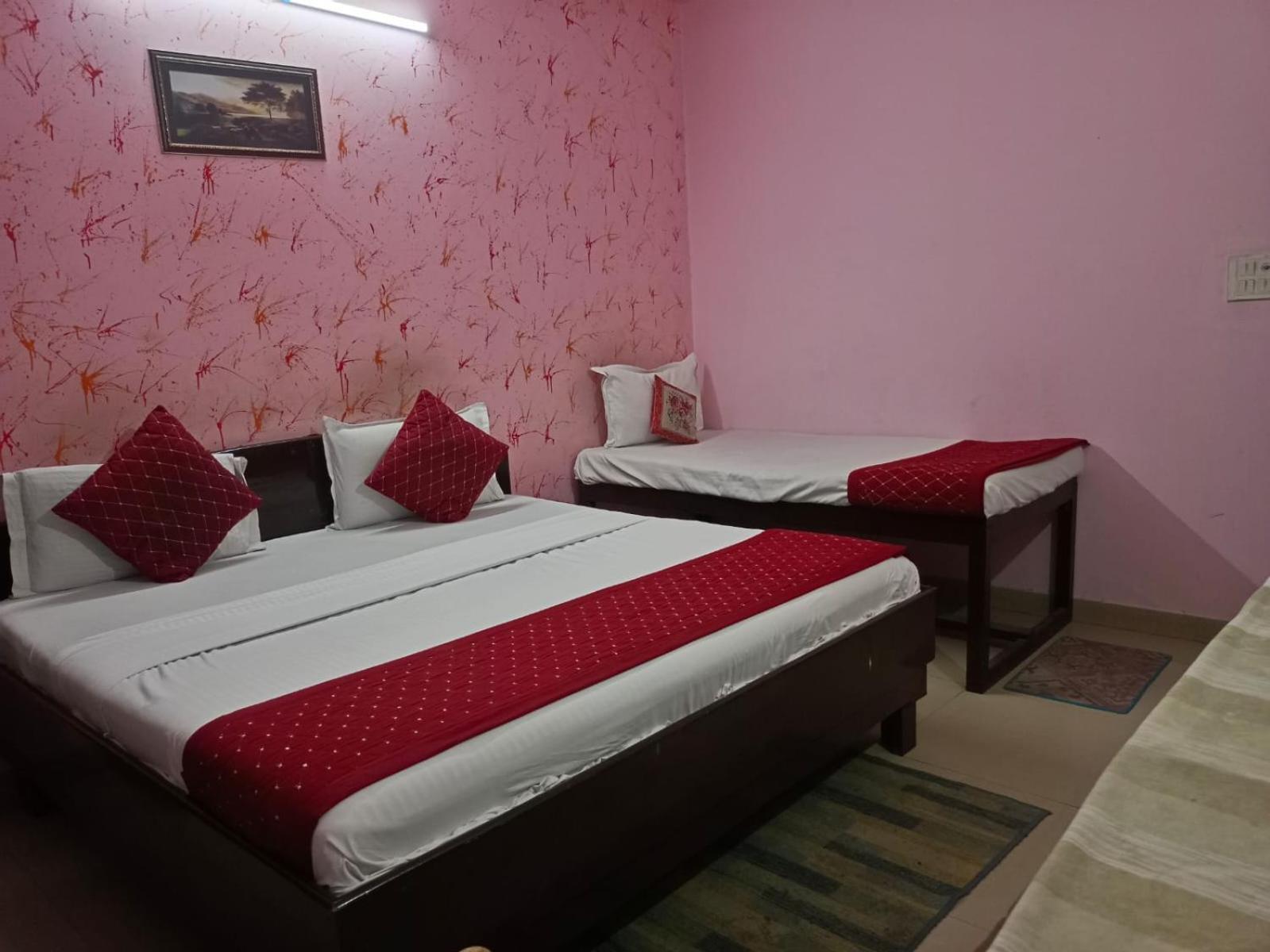 Airport Pariksheet Hotel 2*