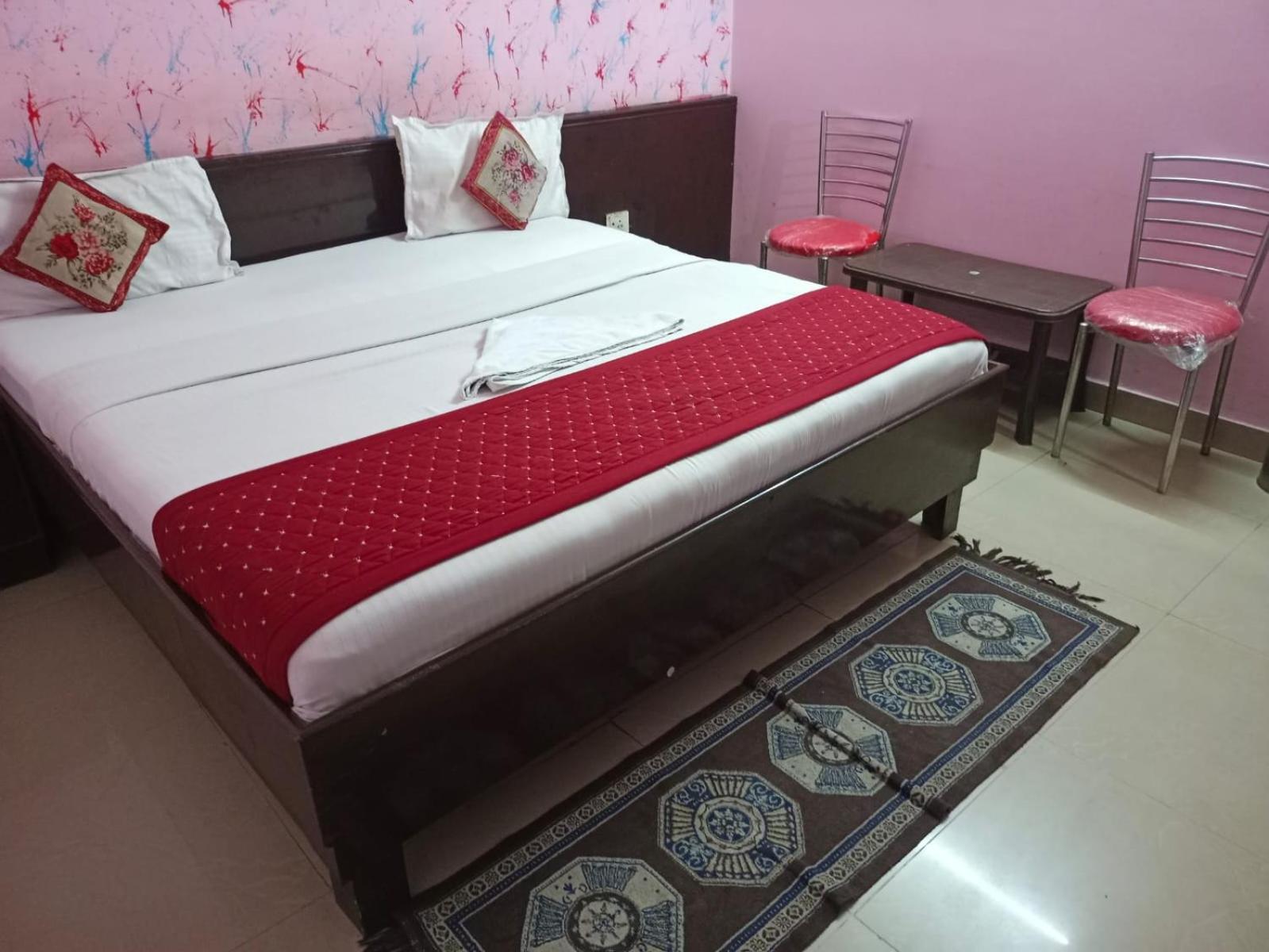 Airport Pariksheet Hotel 2*