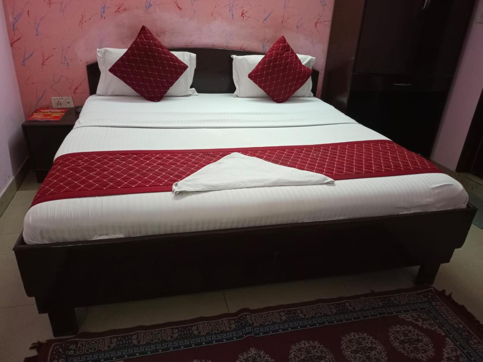 Airport Pariksheet Hotel New Delhi