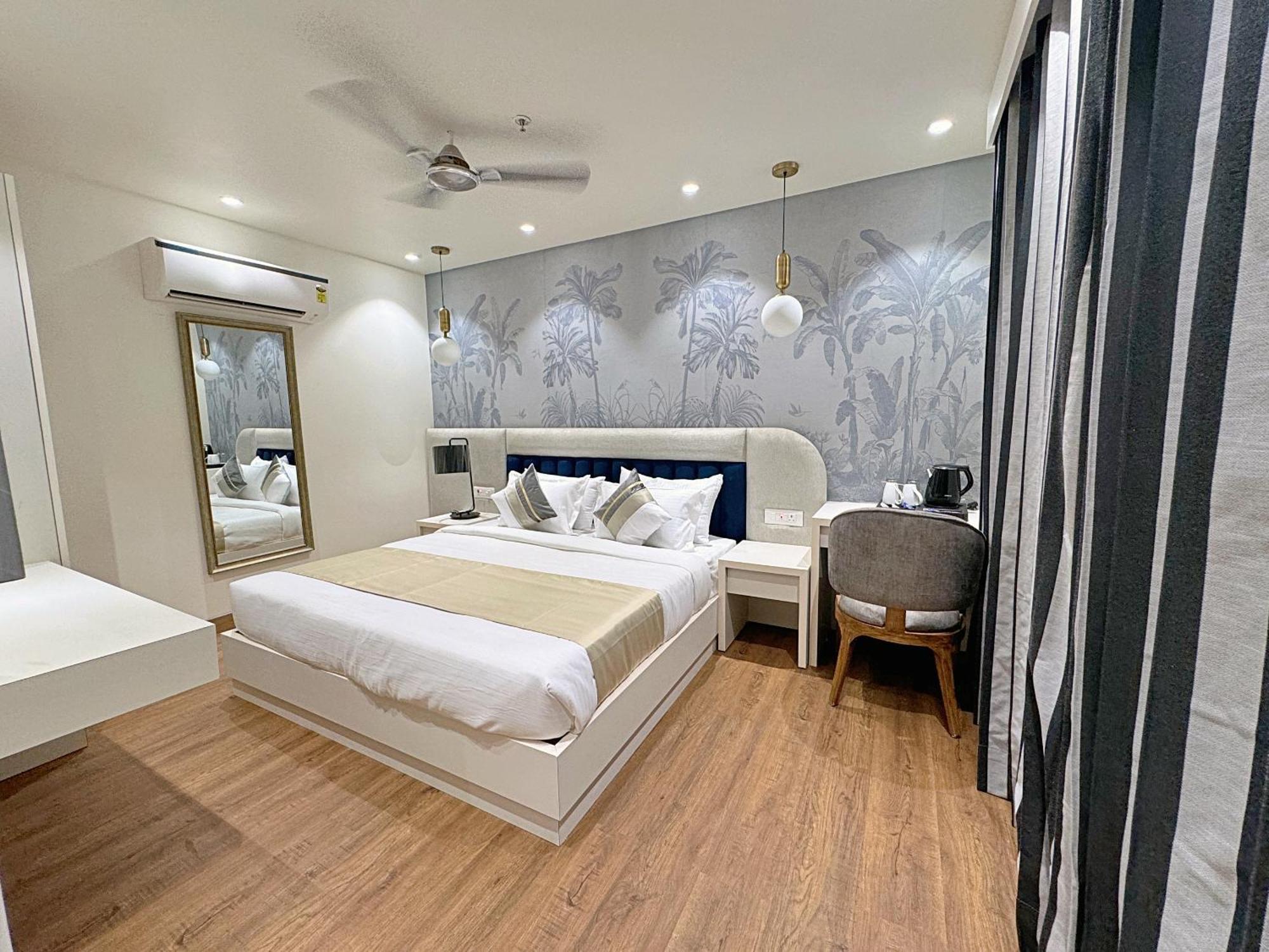Hotel The Orion Elite - Park New Delhi