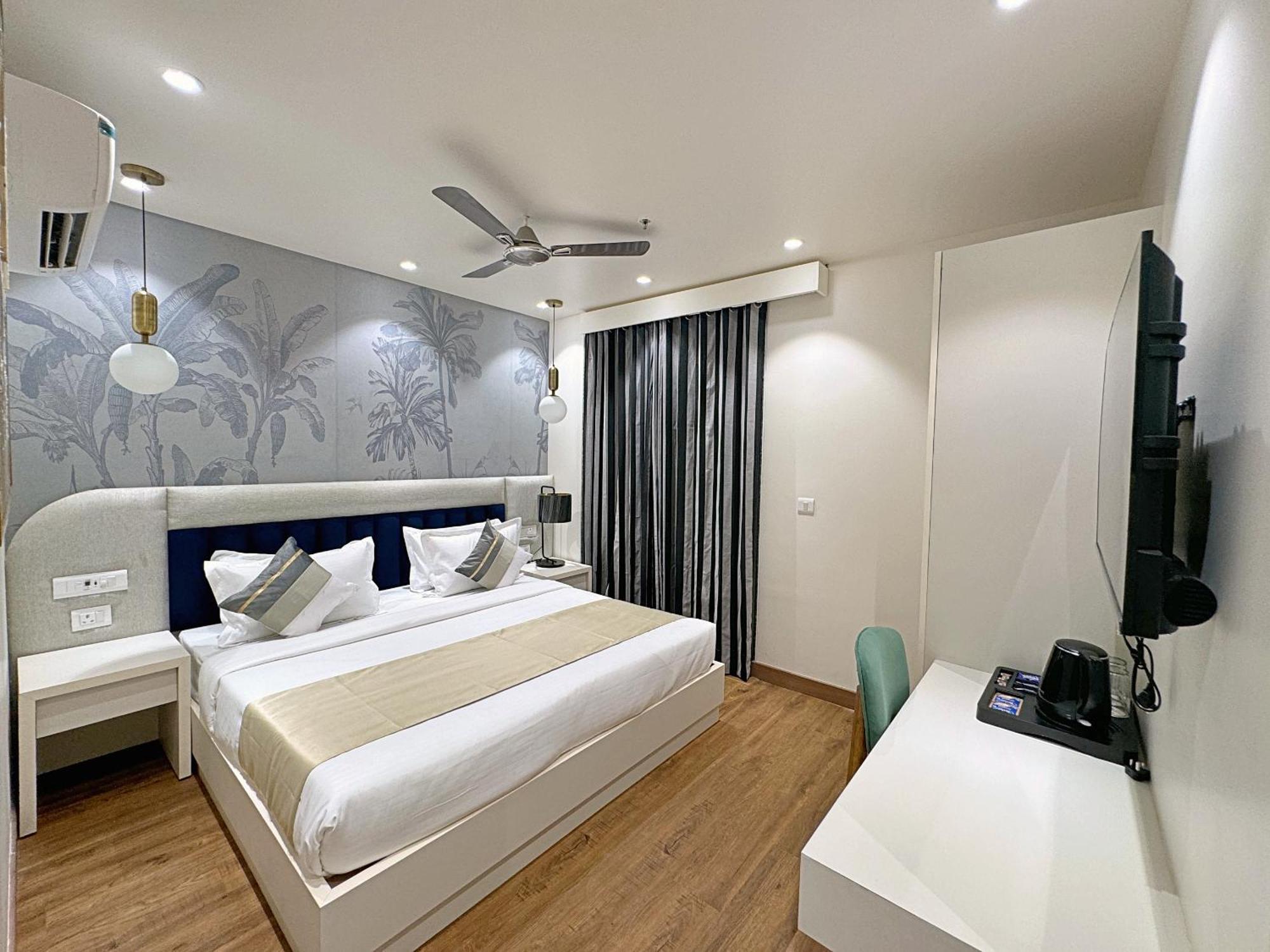 Hotel The Orion Elite - Park New Delhi