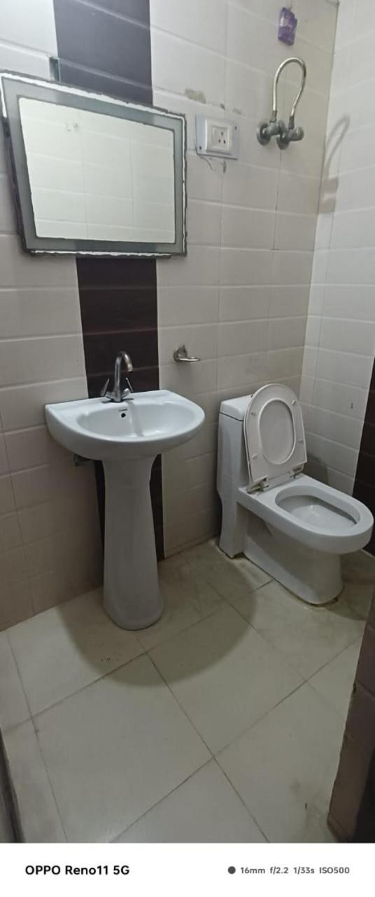 Airport Pariksheet Hotel 2*