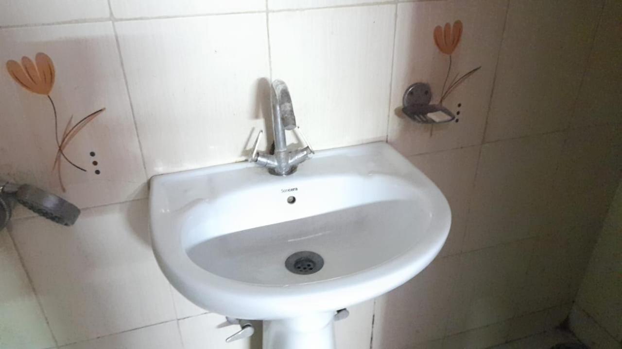 Airport Pariksheet Hotel
