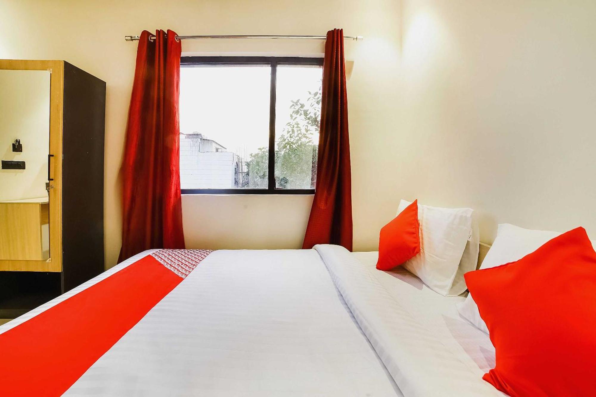 Hotel O Ashirwad Near Pitampura New Delhi