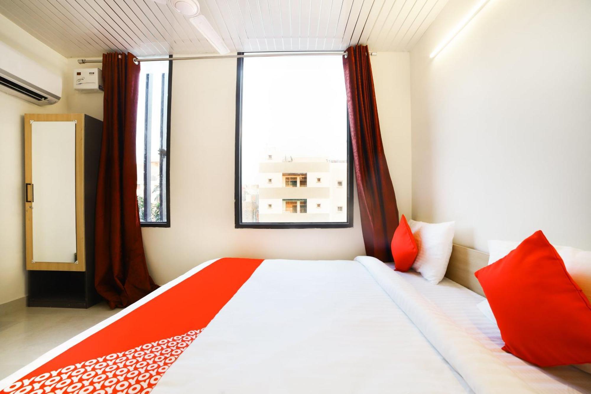 Hotel O Ashirwad Near Pitampura New Delhi