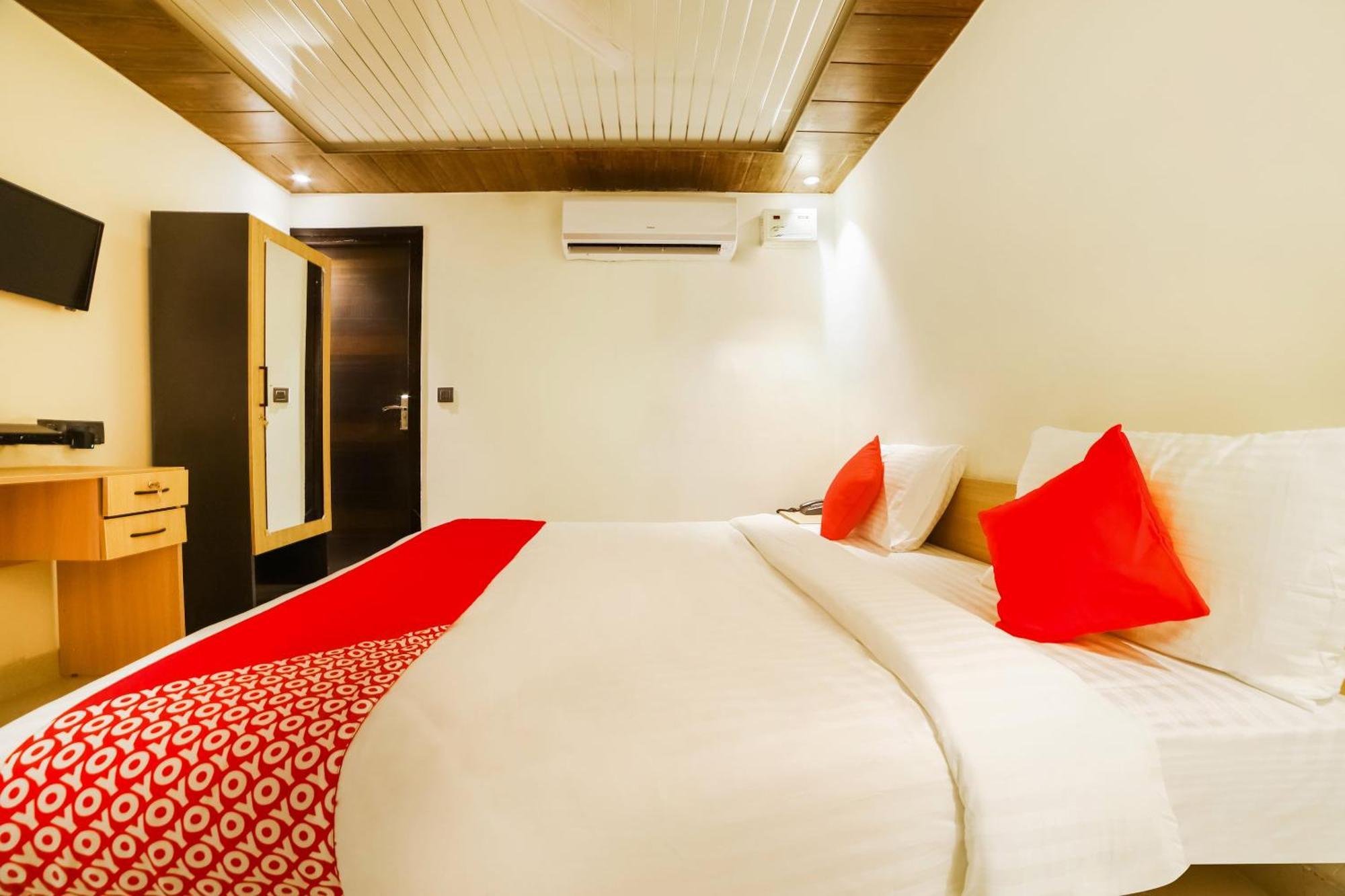 O Ashirwad Near Pitampura Hotel 4*