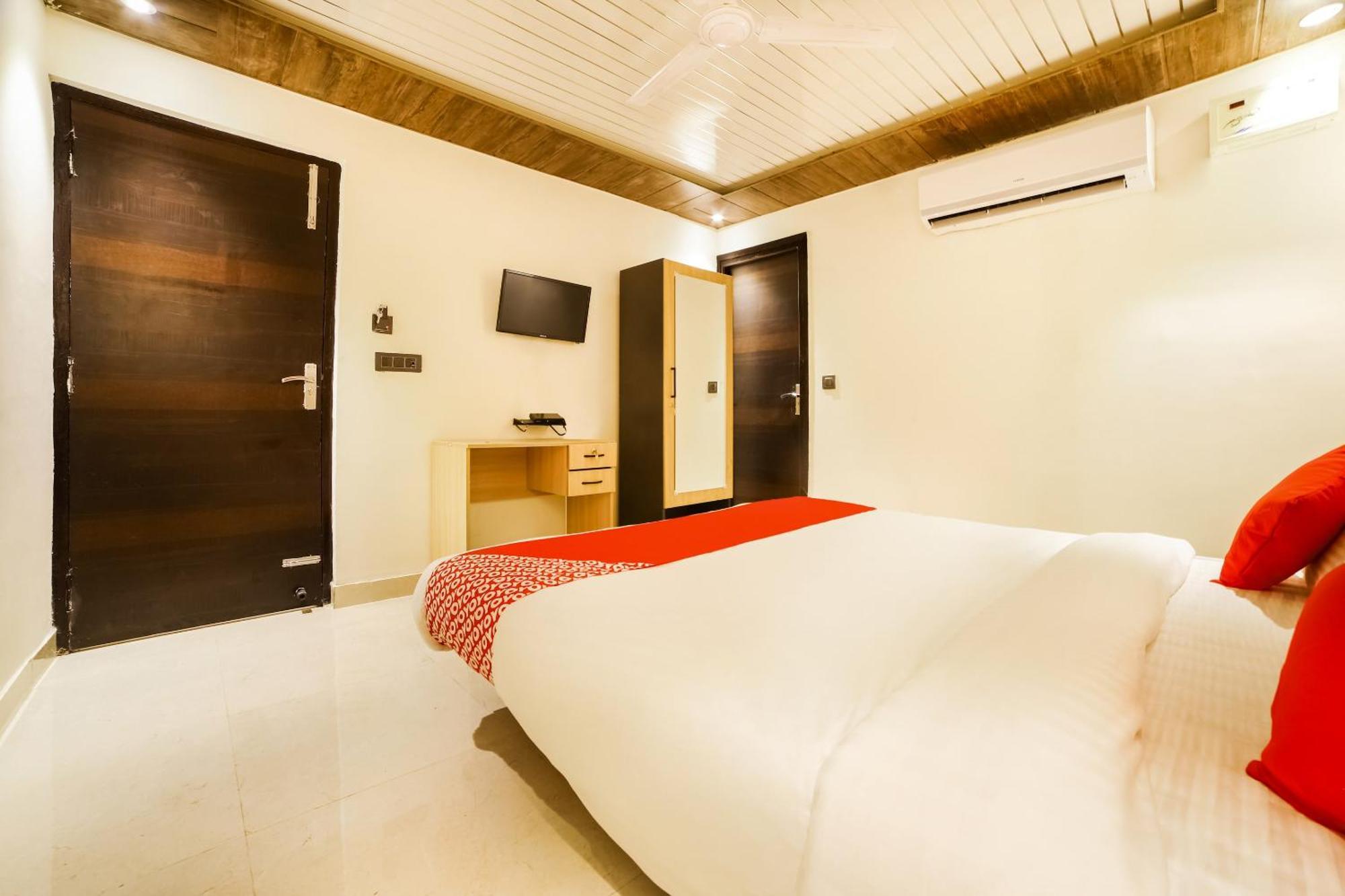 O Ashirwad Near Pitampura Hotel 4*