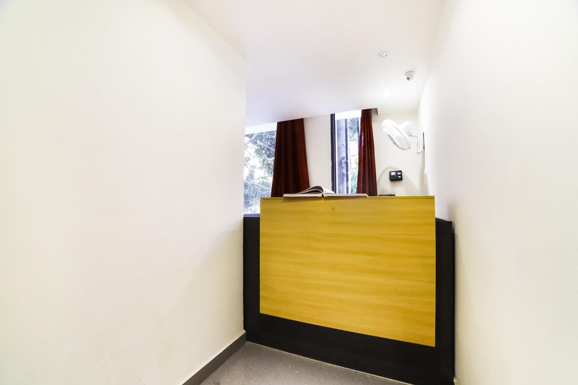 Hotel O Ashirwad Near Pitampura 4*