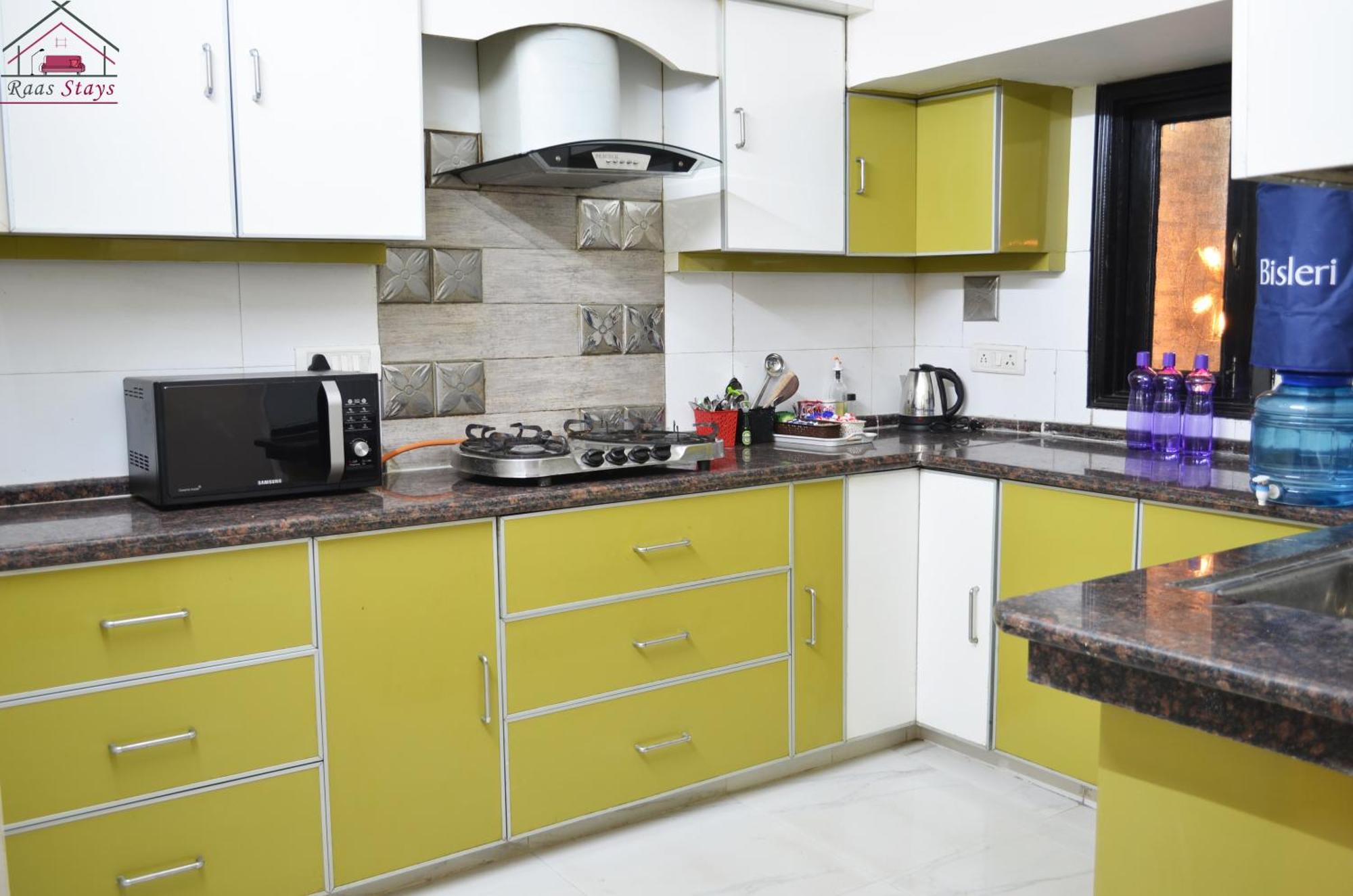 Spacious 2bhk With Big Bedrooms And Kitchen 7 Apartment New Delhi