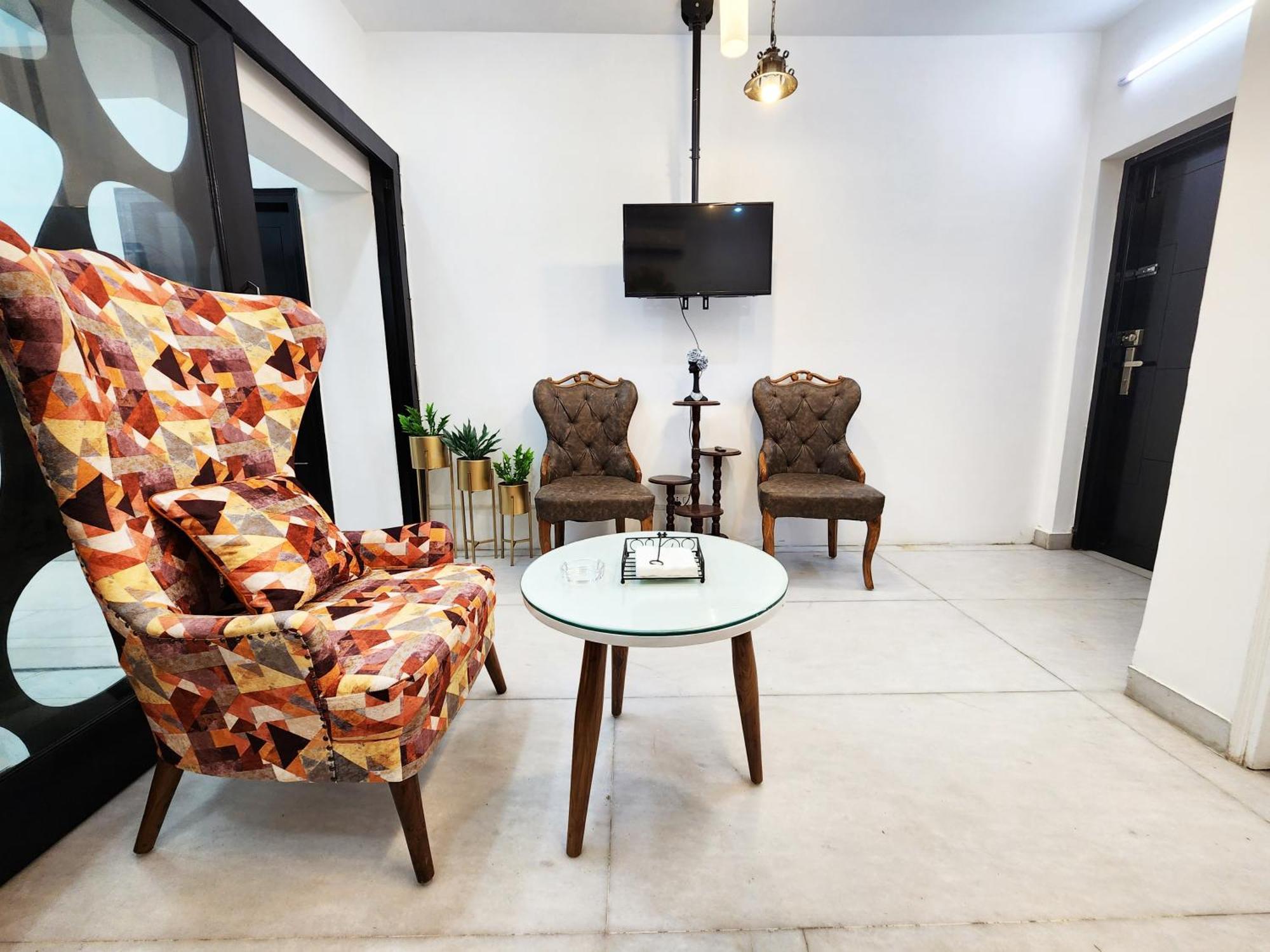Spacious 2bhk With Big Bedrooms And Kitchen 7 Apartment *