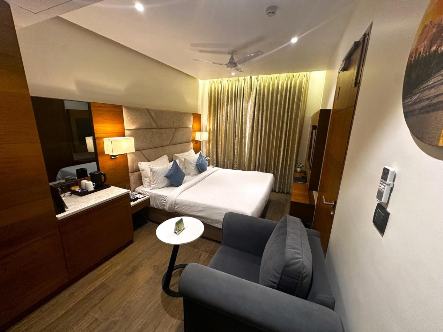 Atlantiis Near Delhi Airport Hotel New Delhi