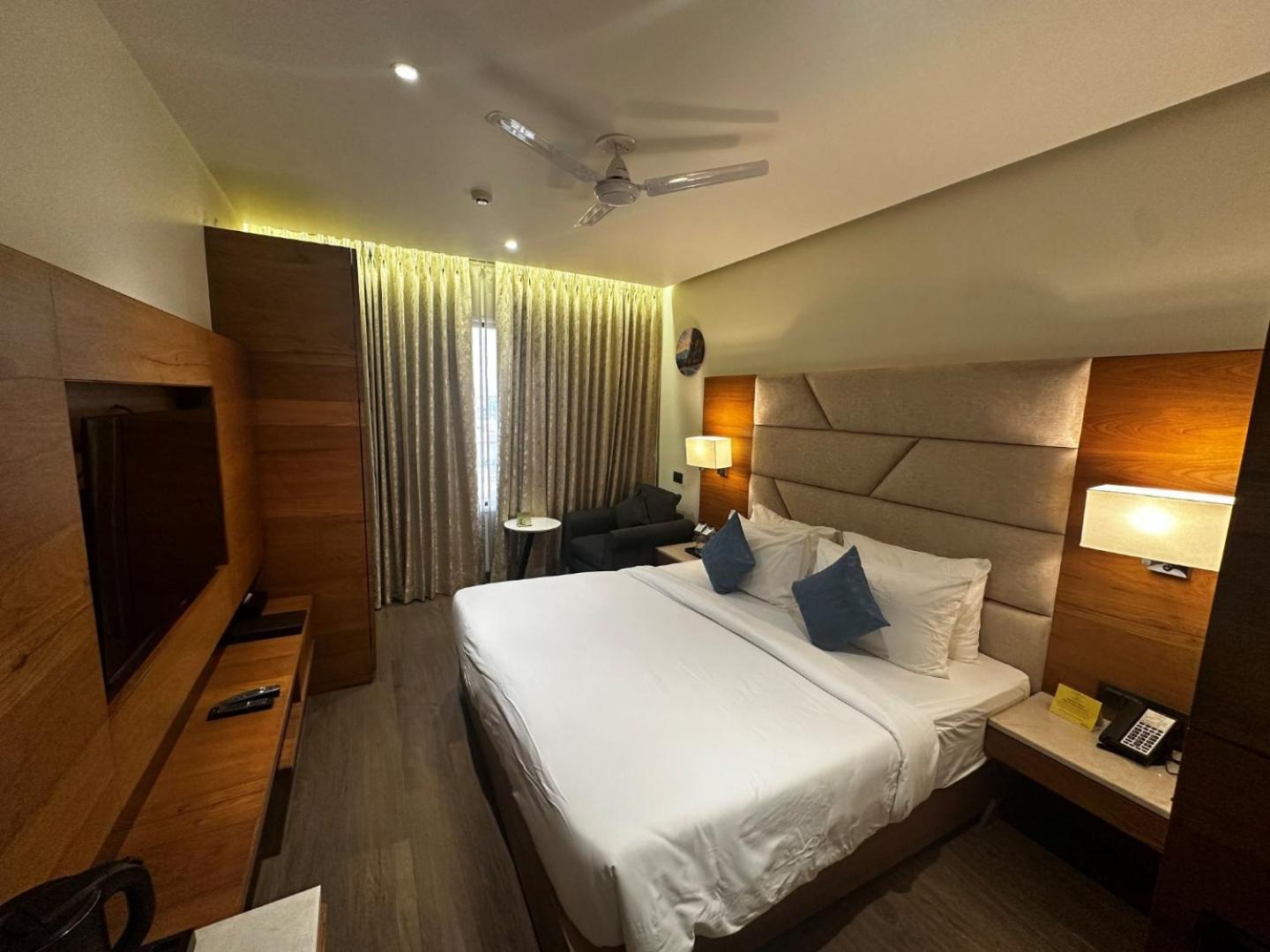 Hotel Atlantiis Near Delhi Airport Nova Deli