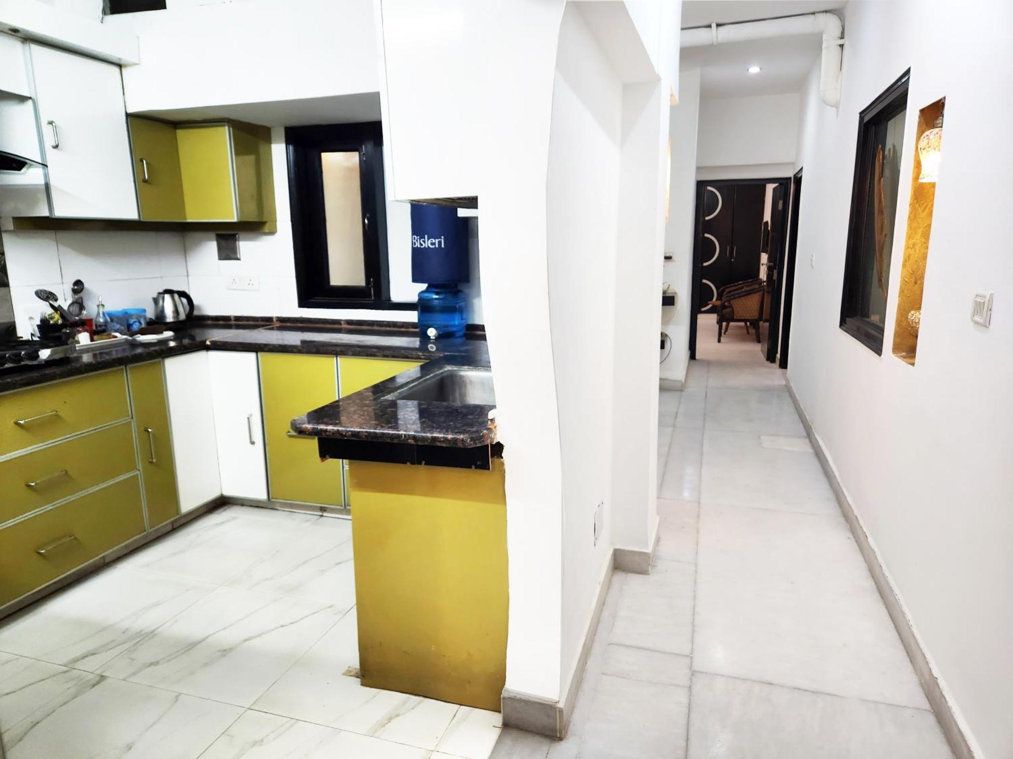 Spacious 2bhk With Big Bedrooms And Kitchen 7 Apartment