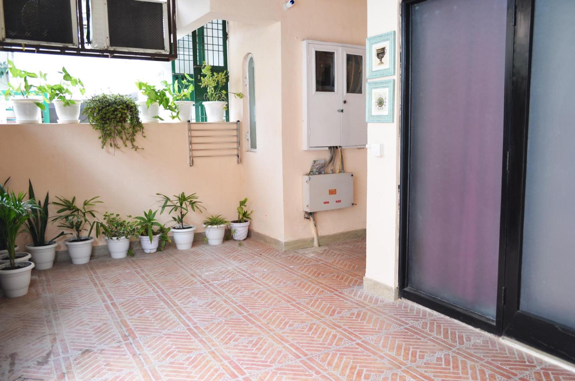 Spacious 2bhk With Big Bedrooms And Kitchen 7 *
