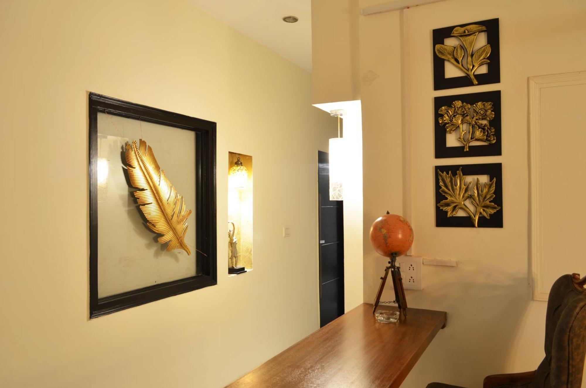 Spacious 2bhk With Big Bedrooms And Kitchen 7 New Delhi