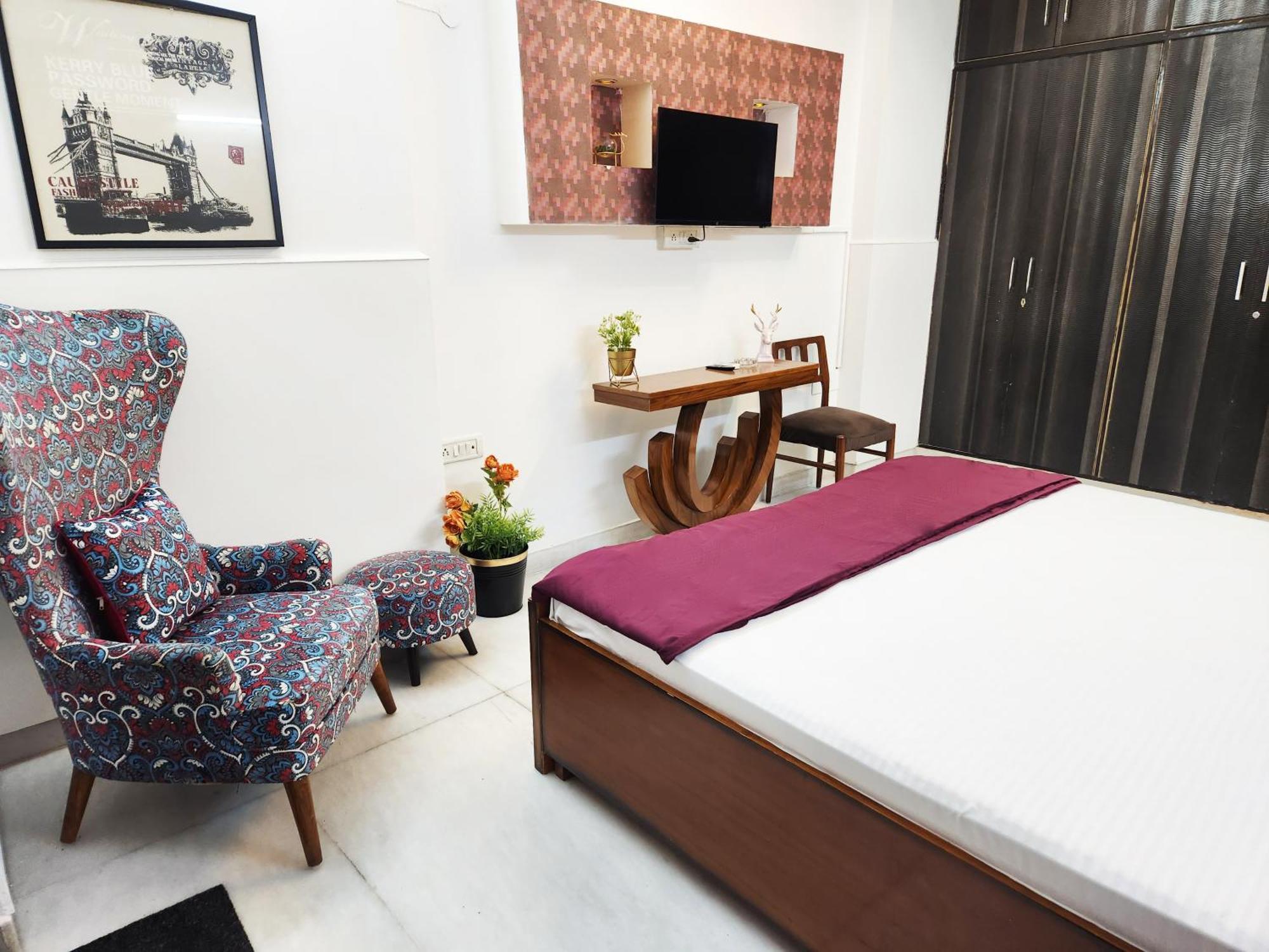 Apartment Spacious 2bhk With Big Bedrooms And Kitchen 7 New Delhi