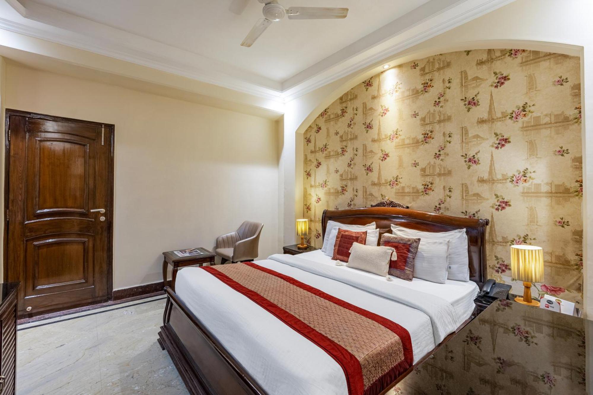 Alaya Emperor Palms Hotel