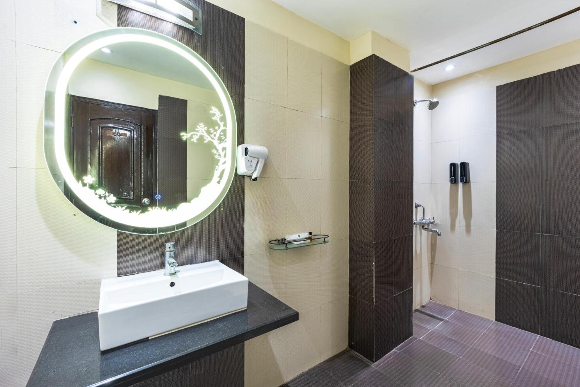 Alaya Emperor Palms Hotel 4*