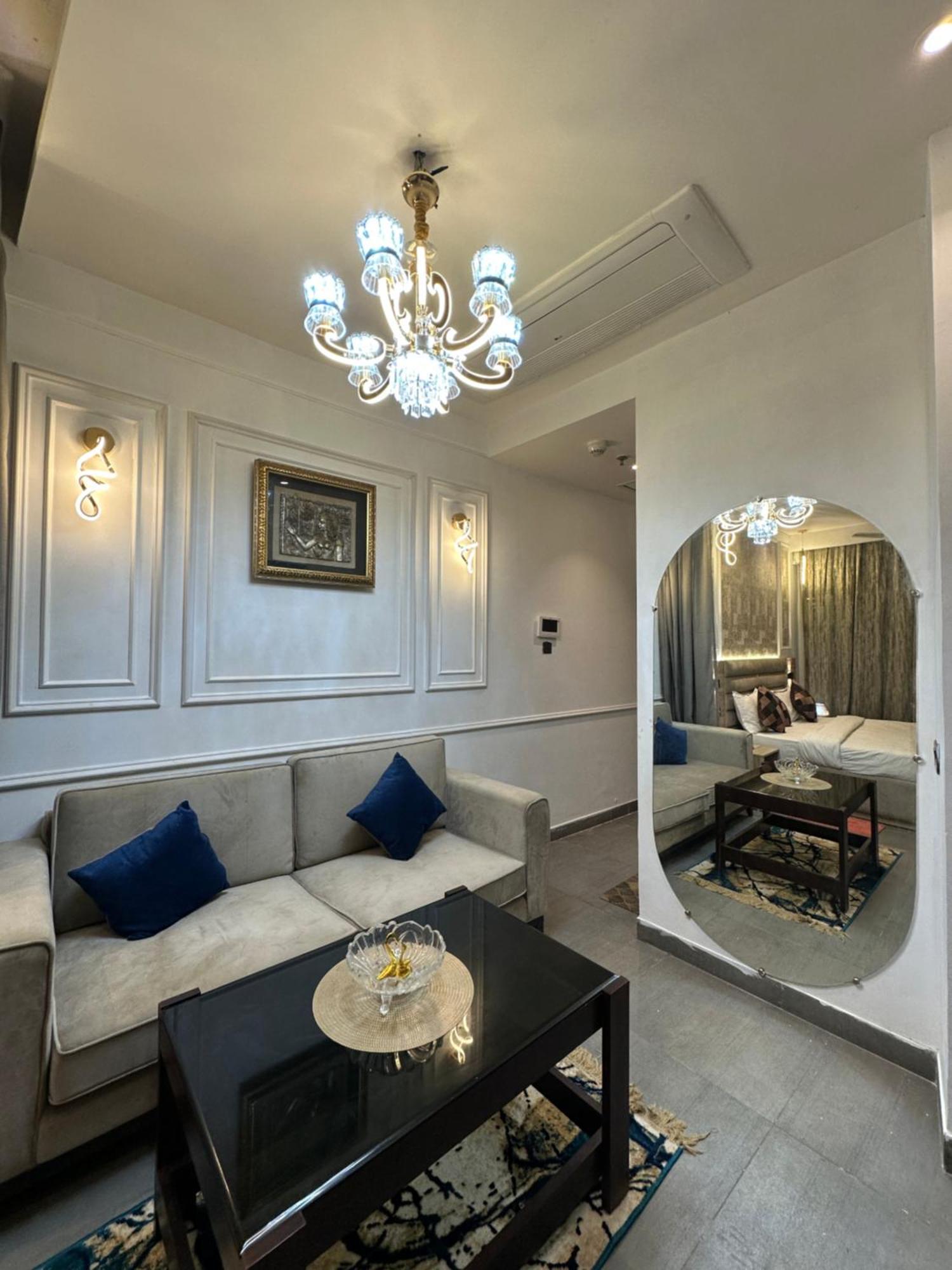 The Serenity Luxurious * New Delhi