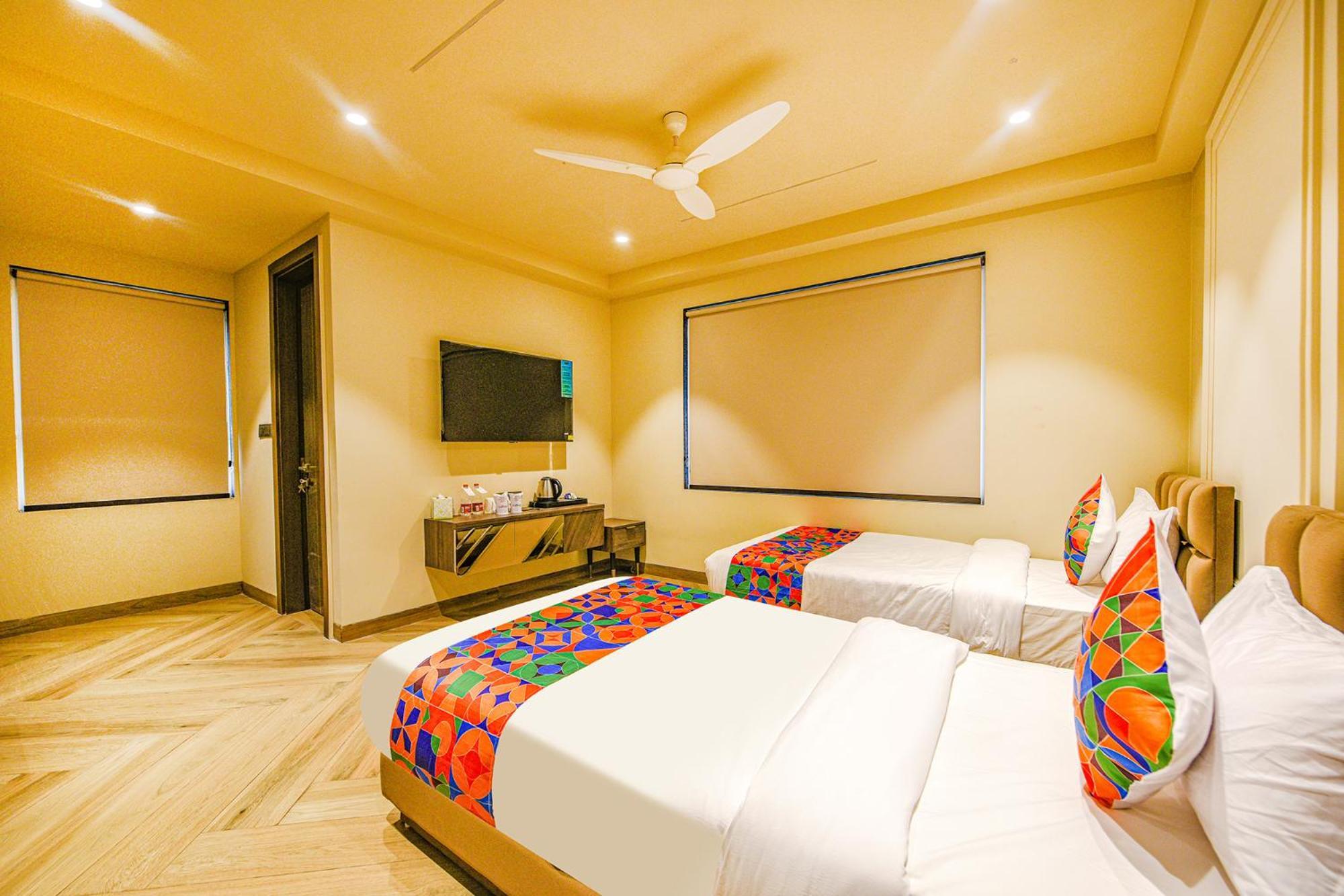 Fabhotel Prime Qotel Janakpuri Hotel
