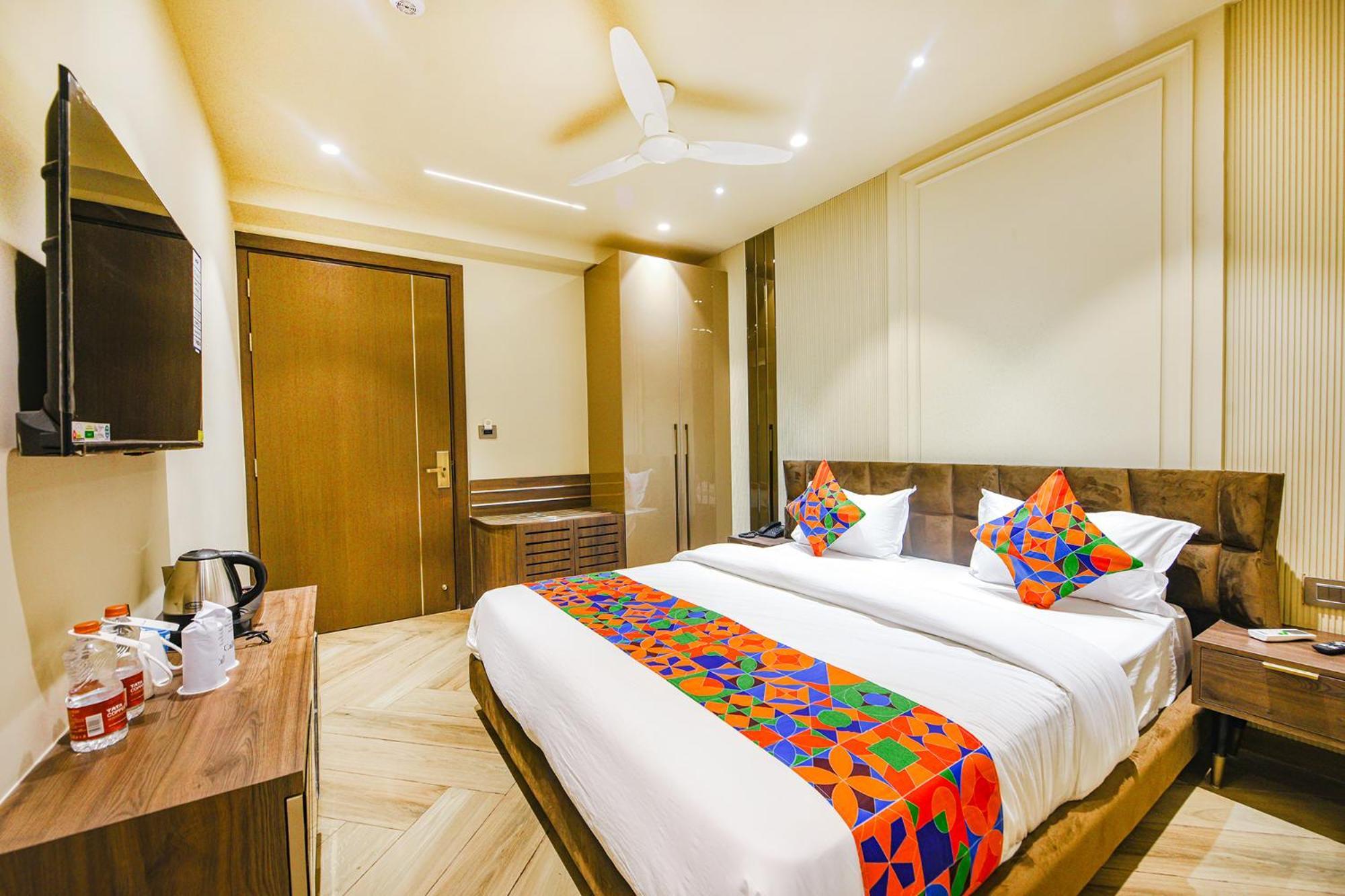 Hotel Fabhotel Prime Qotel Janakpuri 3*