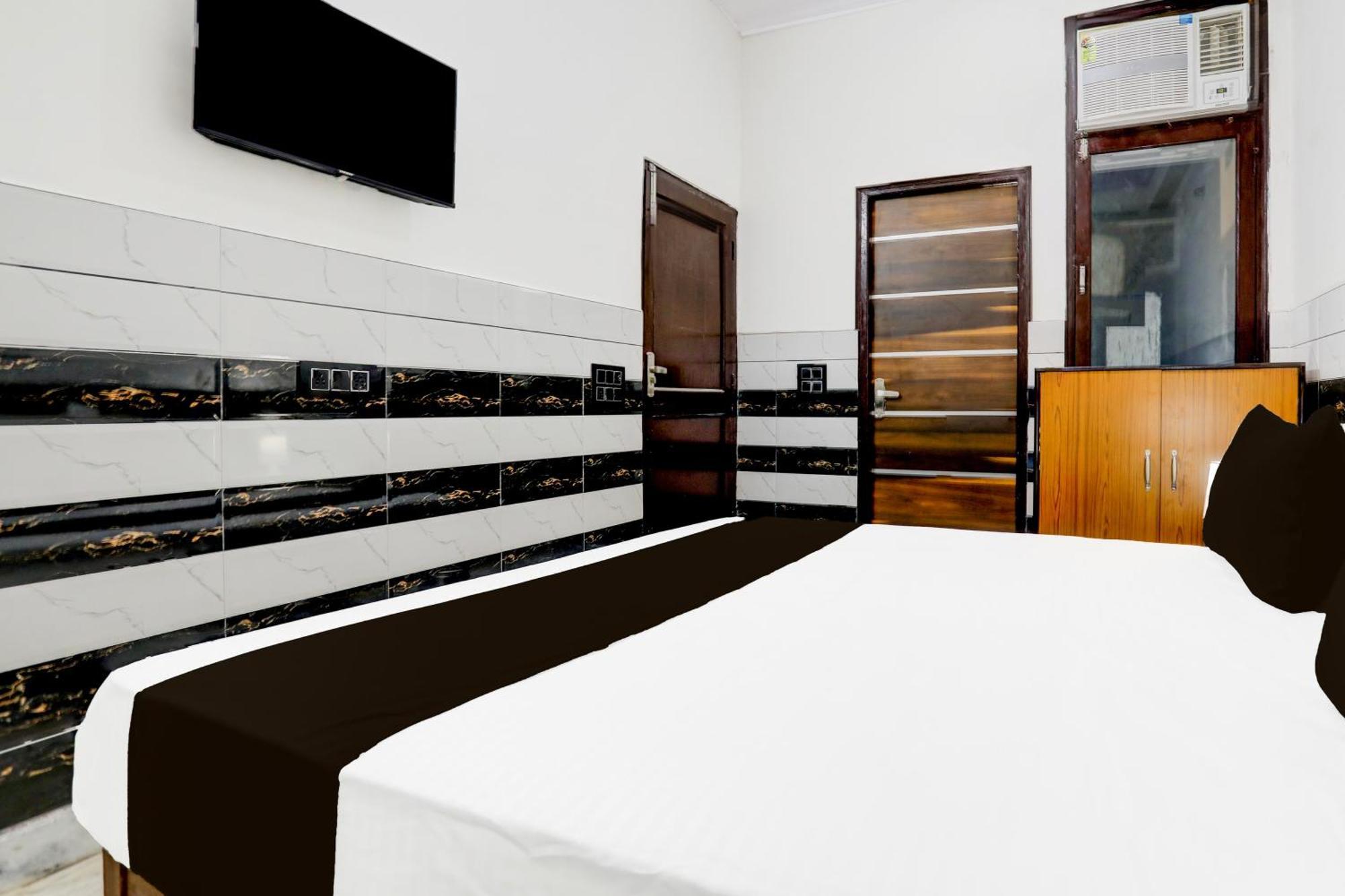 Hotel O Kanha Palace 3*