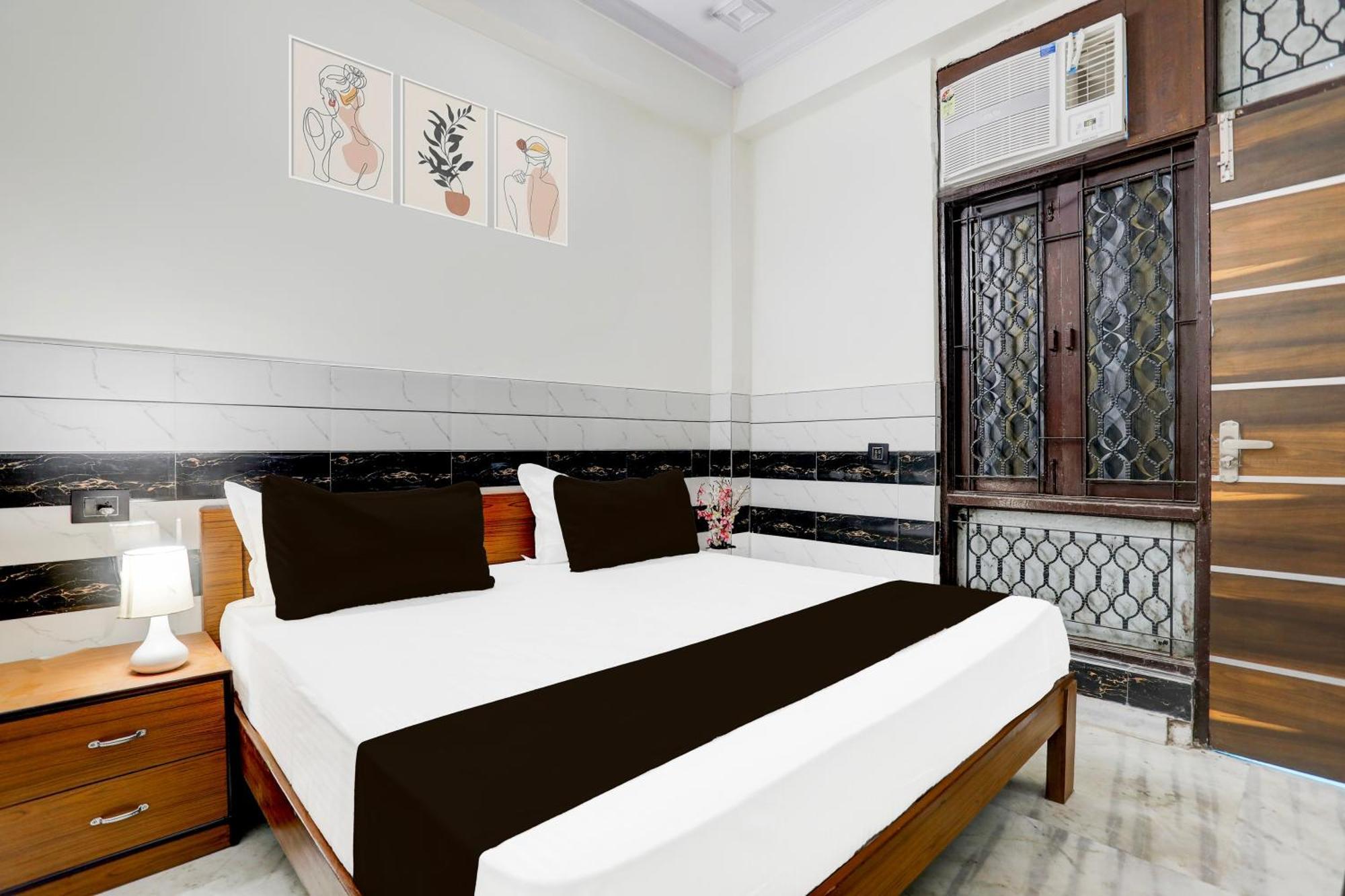 Hotel O Kanha Palace New Delhi