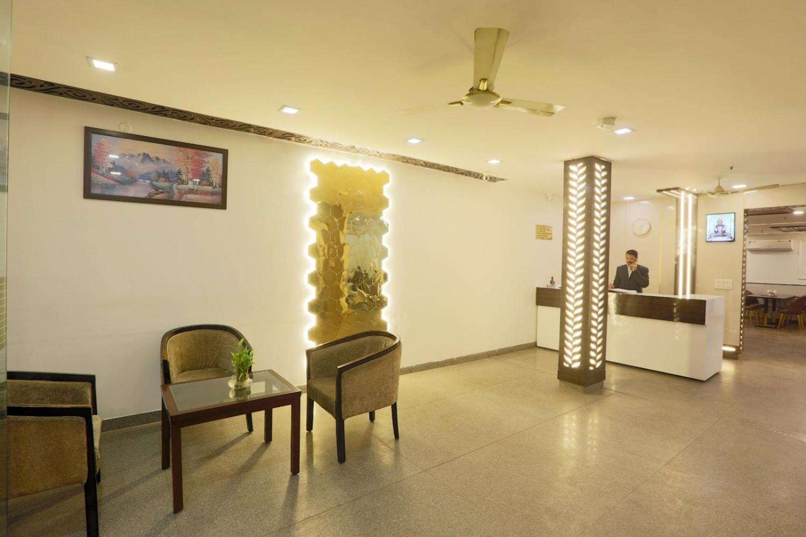 Chanakya Hotel