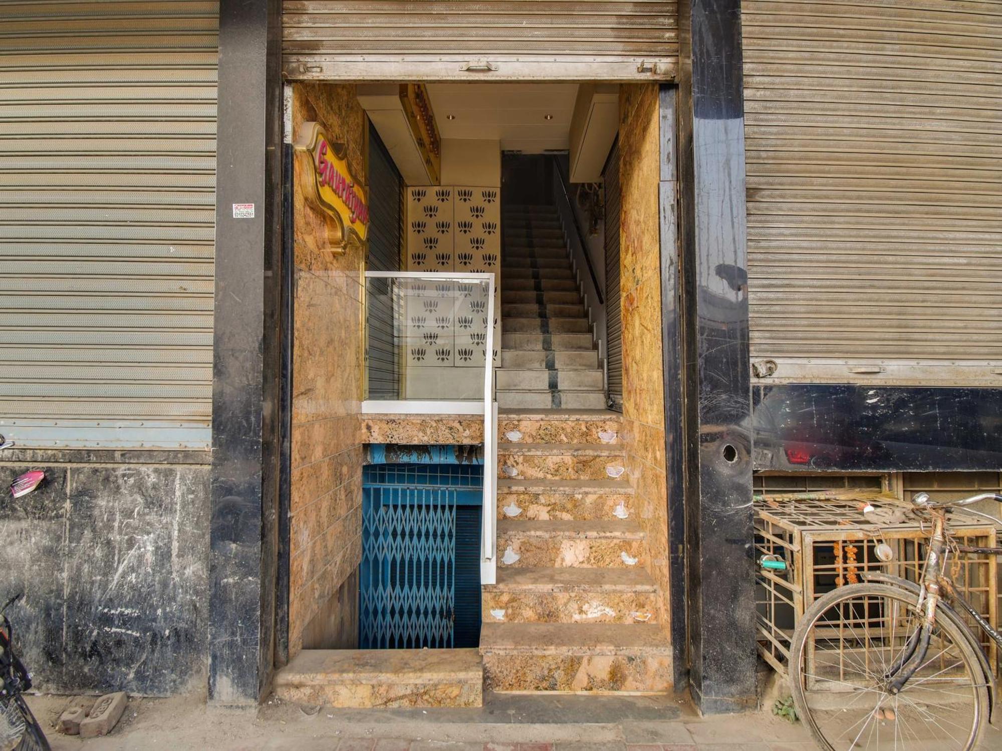 O Iris Lite Hotel New Delhi