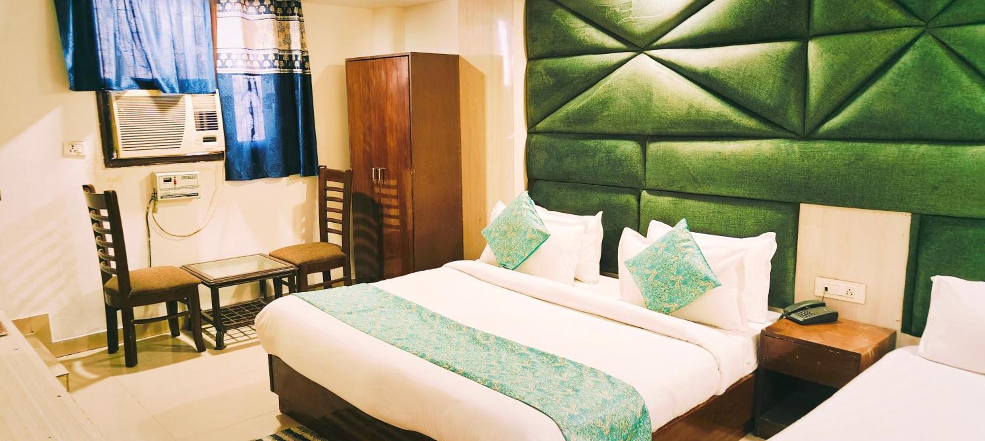 Royal Caves Plaza Near Igi Airport Delhi 4* New Delhi