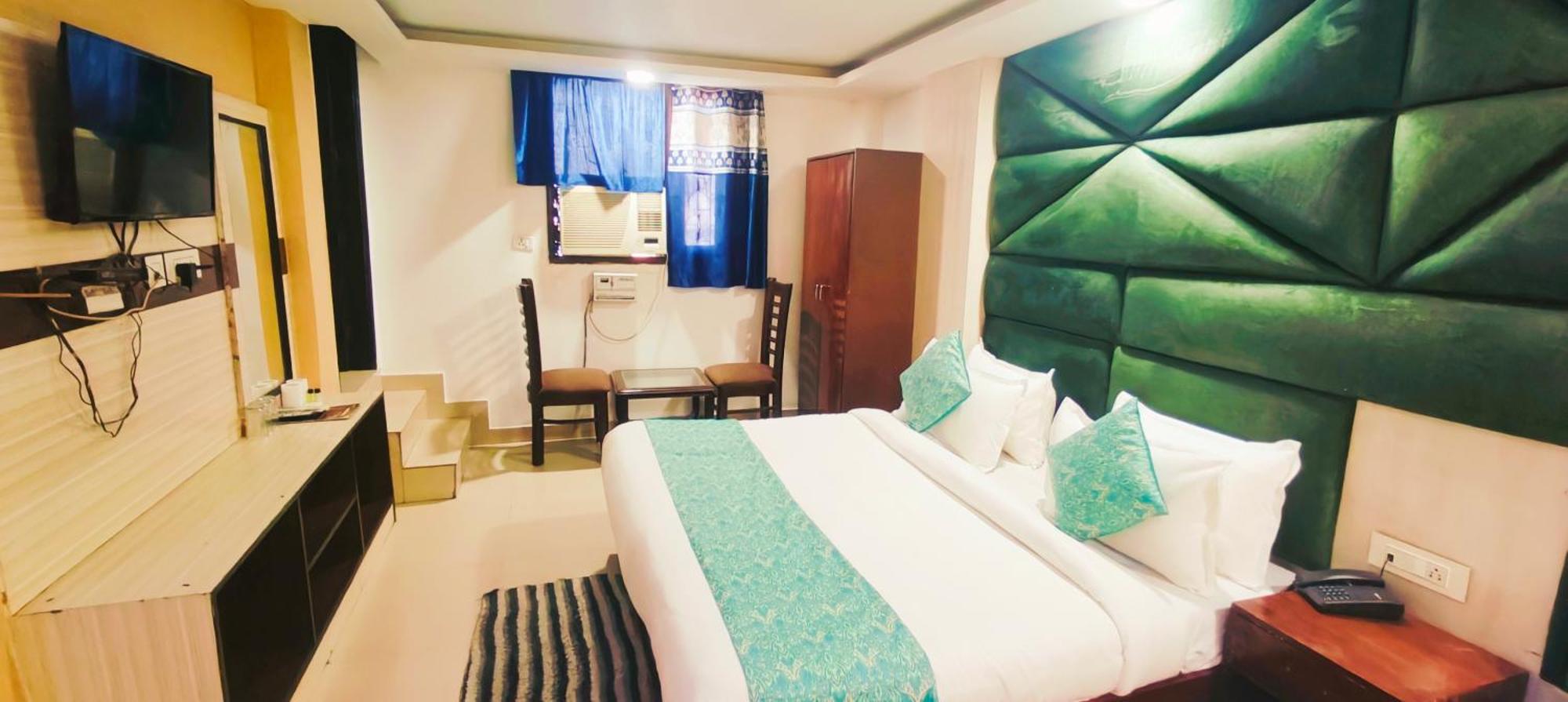 Royal Caves Plaza Near Igi Airport Delhi 4* New Delhi