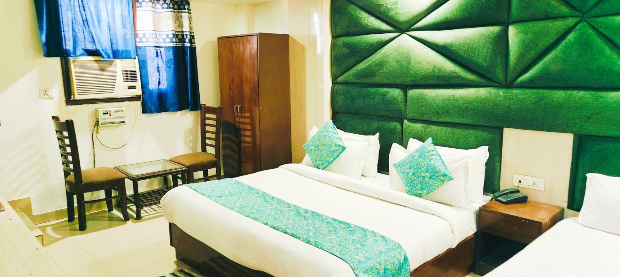 Hotel Royal Caves Plaza Near Igi Airport Delhi 4*