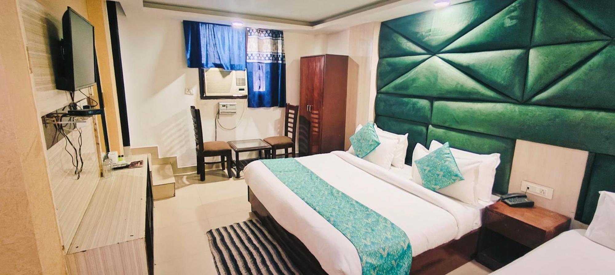 Royal Caves Plaza Near Igi Airport Delhi Hotel