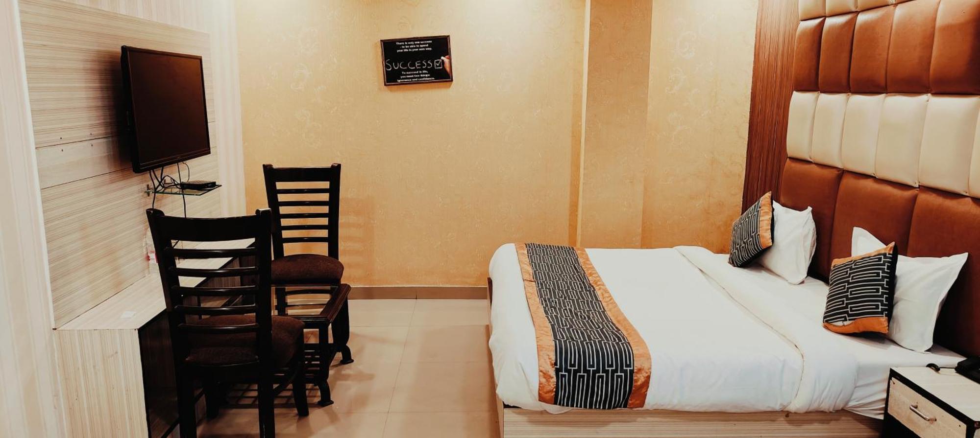Royal Caves Plaza Near Igi Airport Delhi New Delhi