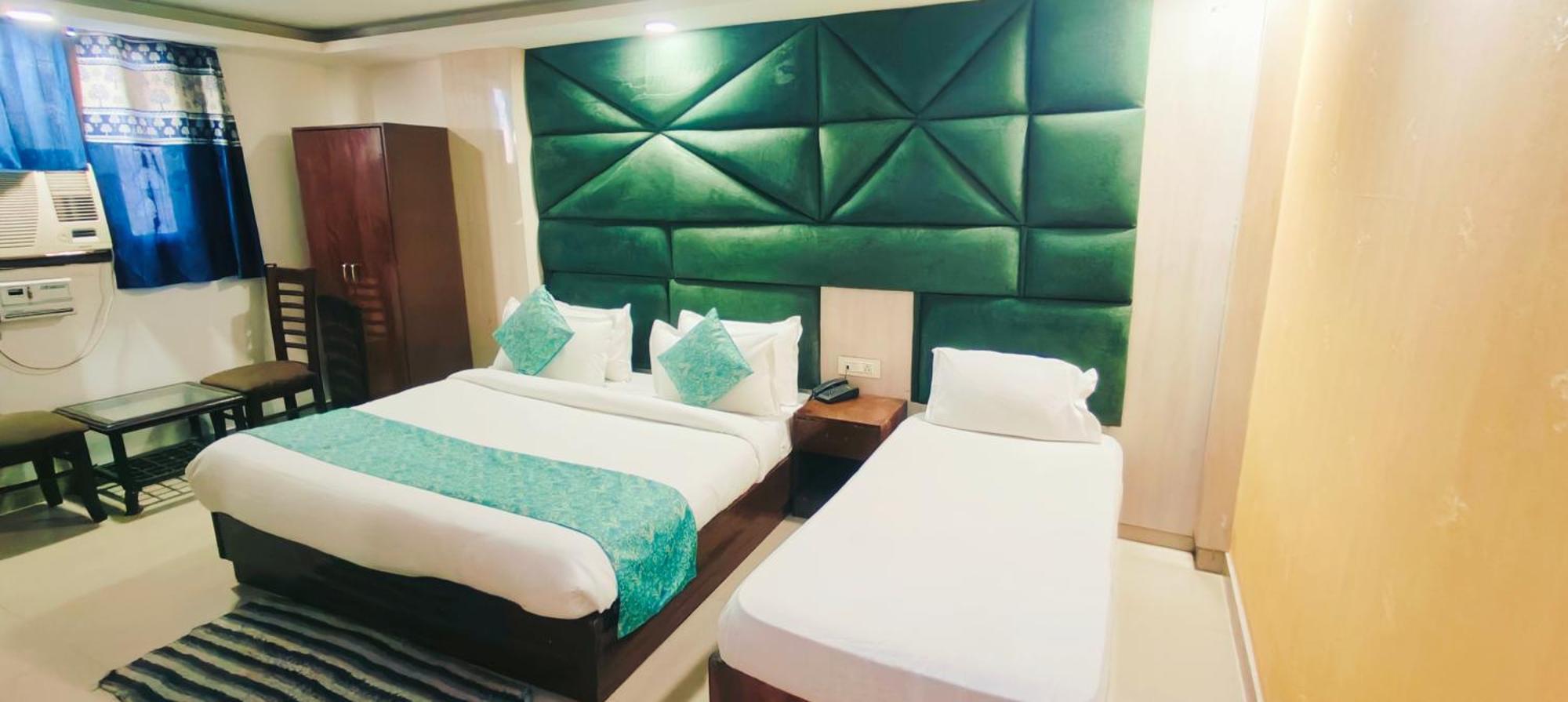 Royal Caves Plaza Near Igi Airport Delhi Hotel
