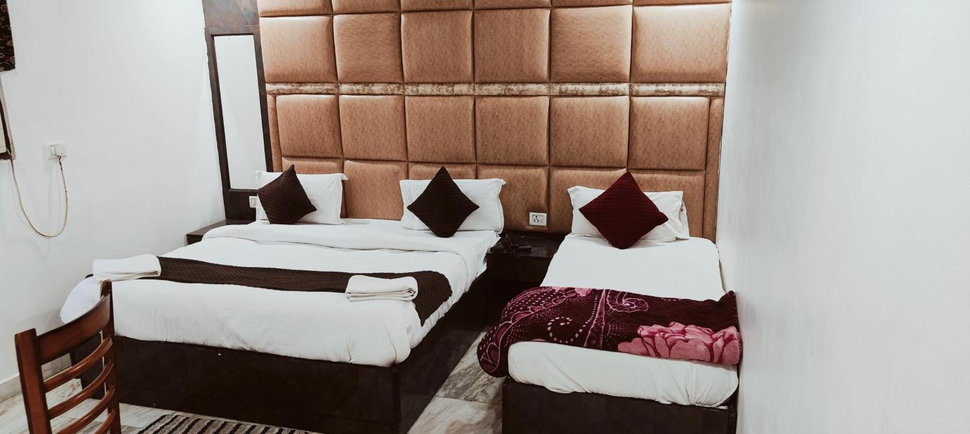 Royal Caves Plaza Near Igi Airport Delhi Hotel 4*