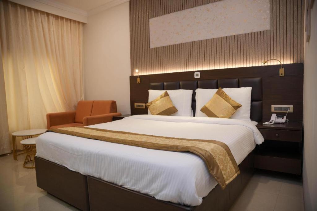 Vijaydeep Place Near Delhi Airport Hotel 3*