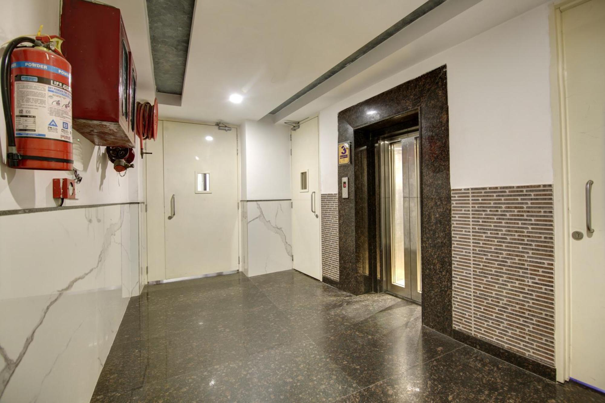Delhi 37 By Star Group Hotel