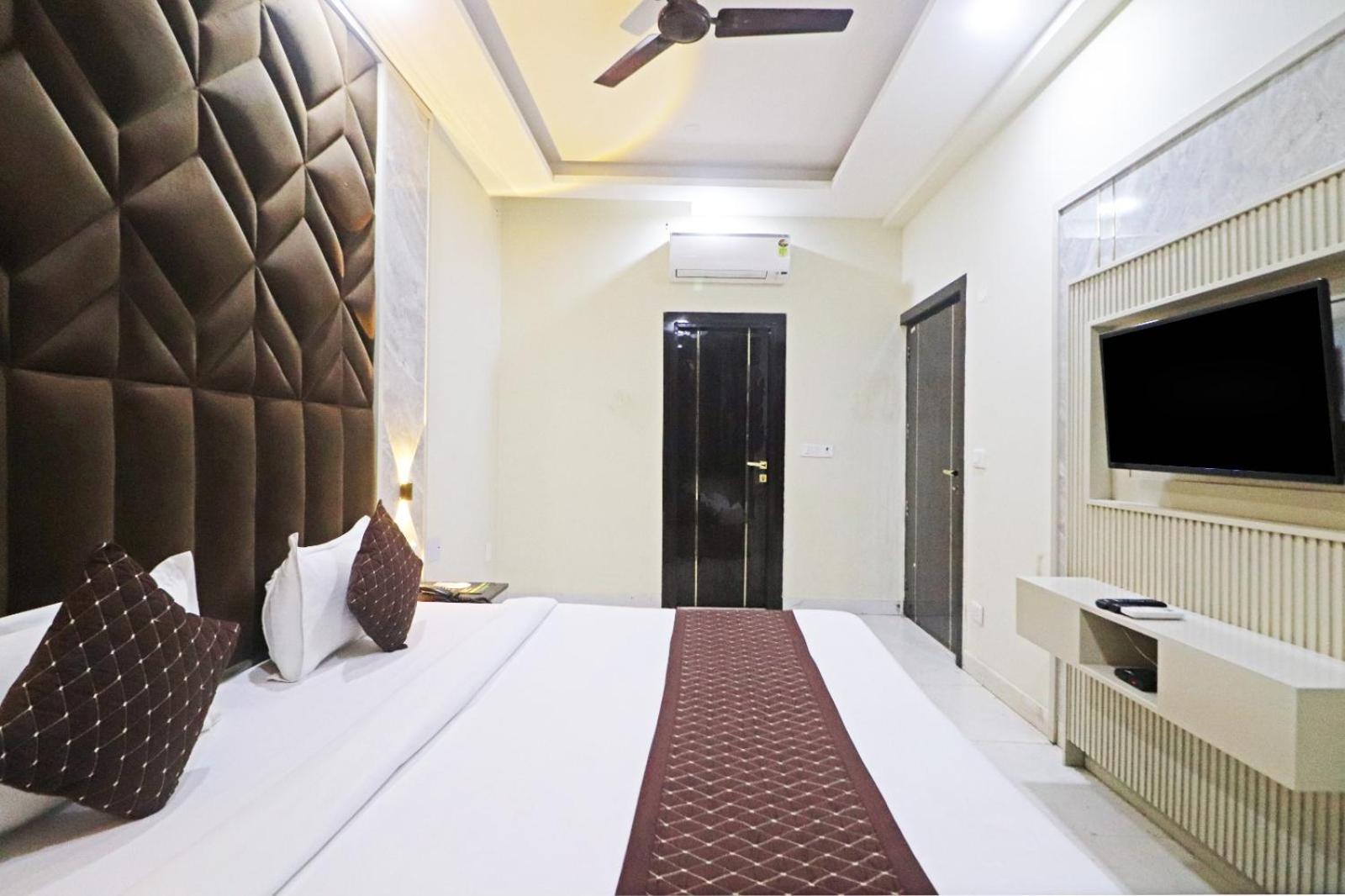 Empire Empire Near Igi Airport * New Delhi