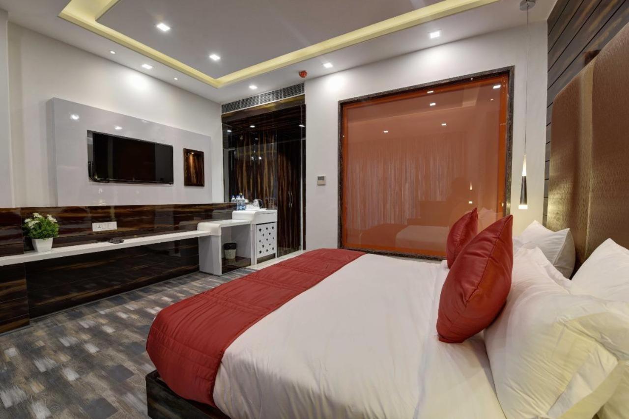 Nova Near Delhi Airport 4*