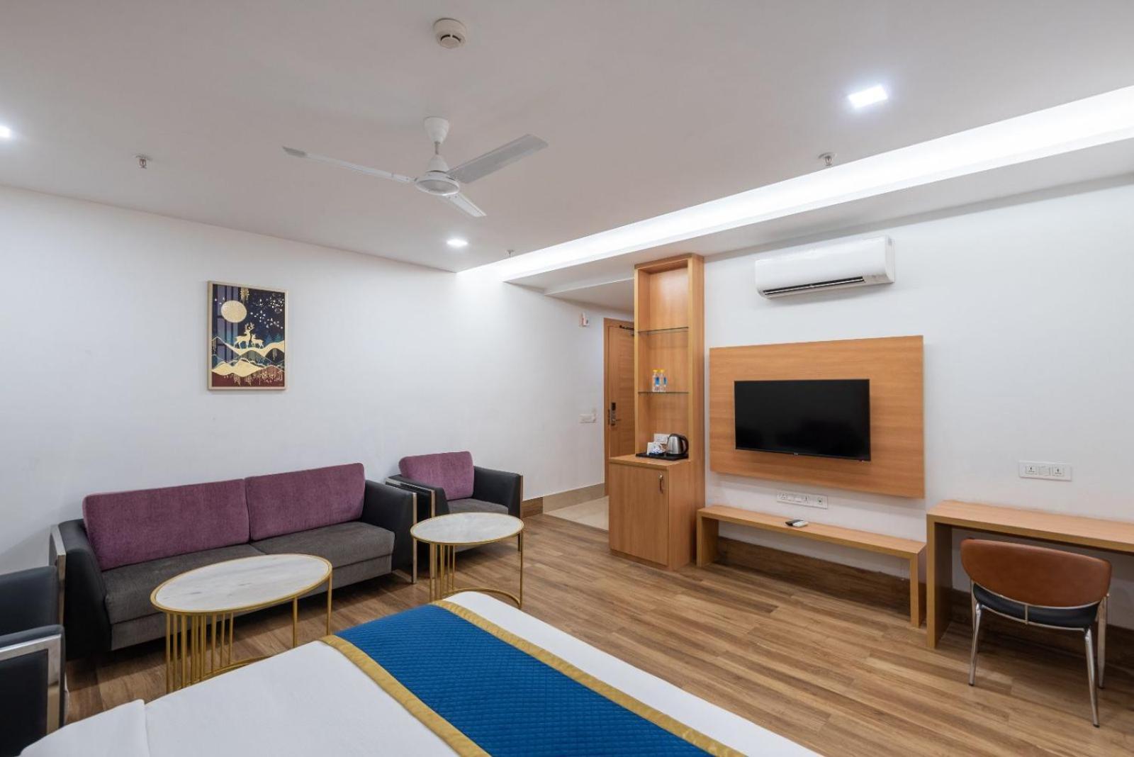 The Sandalwood By Mavenco Hospitality I Near Delhi Airport Nova Deli