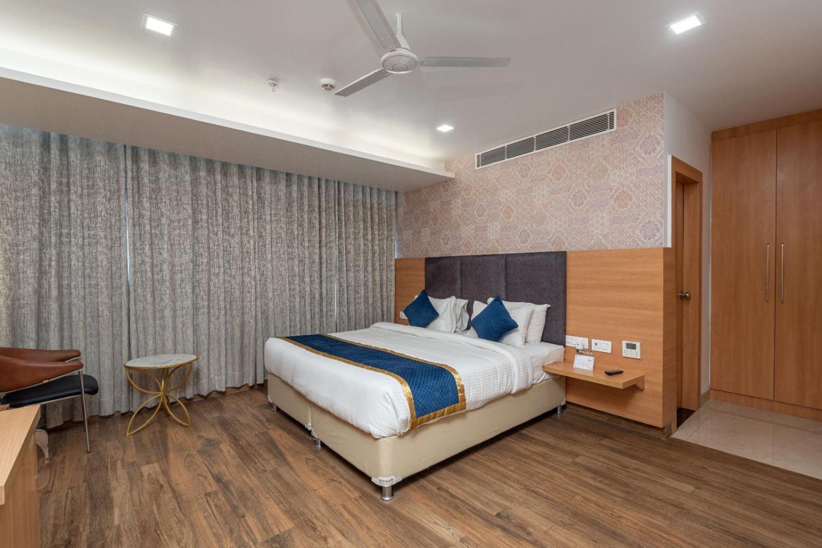 The Sandalwood By Mavenco Hospitality I Near Delhi Airport Hotel New Delhi