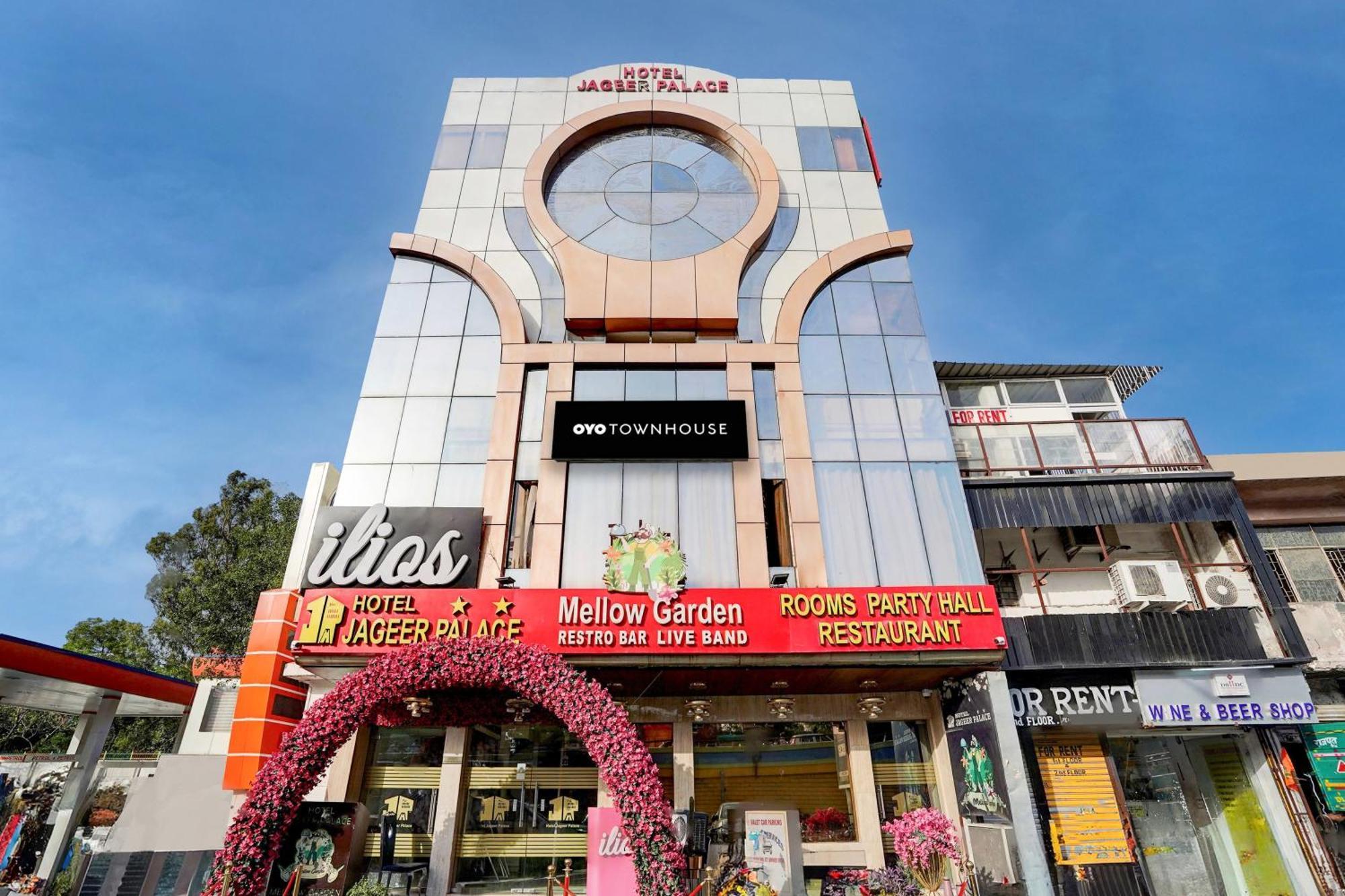 Townhouse Jageer Palace Near Mayapuri Chowk 4*