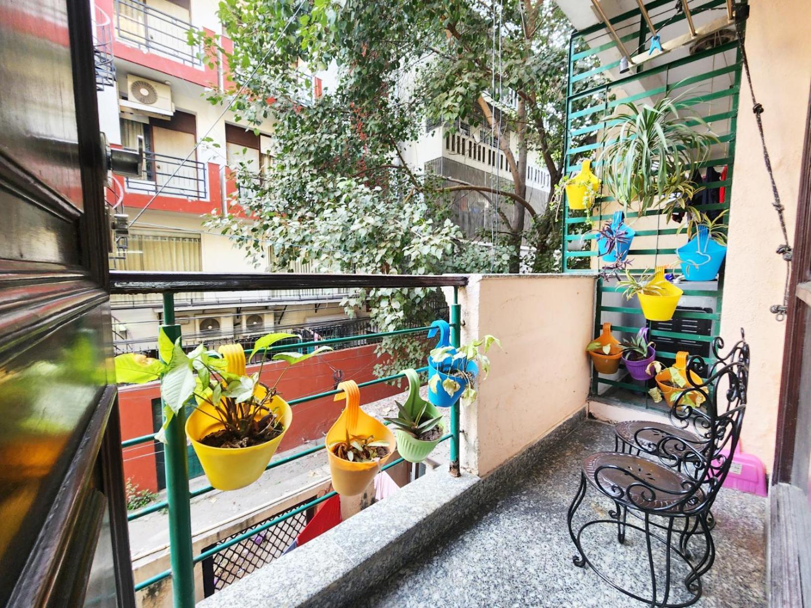 Spacious 1bhk Prime Location With 2 Restrooms 5