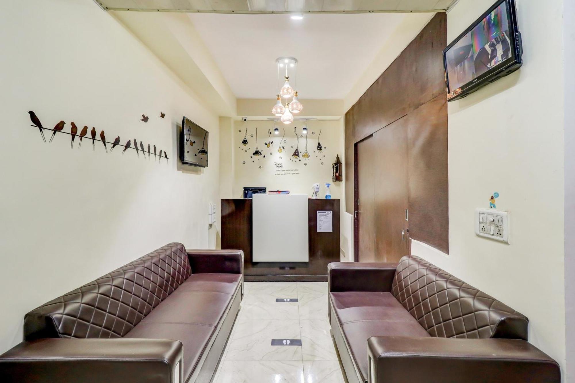 Hotel O Rs Near Pitampura Metro Delhi (National Capital Territory of India)