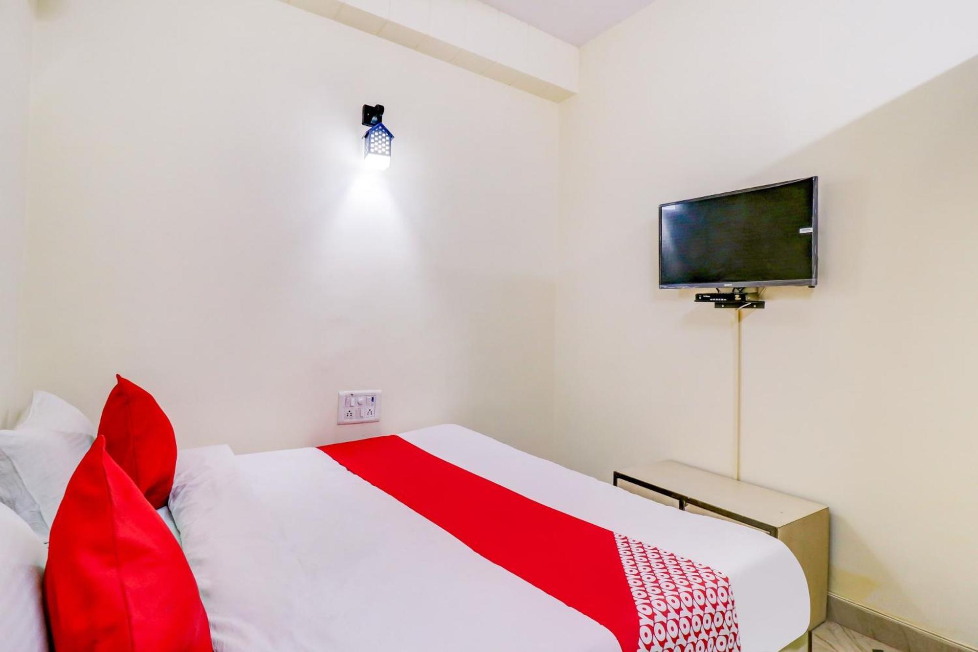 O Rs Near Pitampura Metro Delhi (National Capital Territory of India)