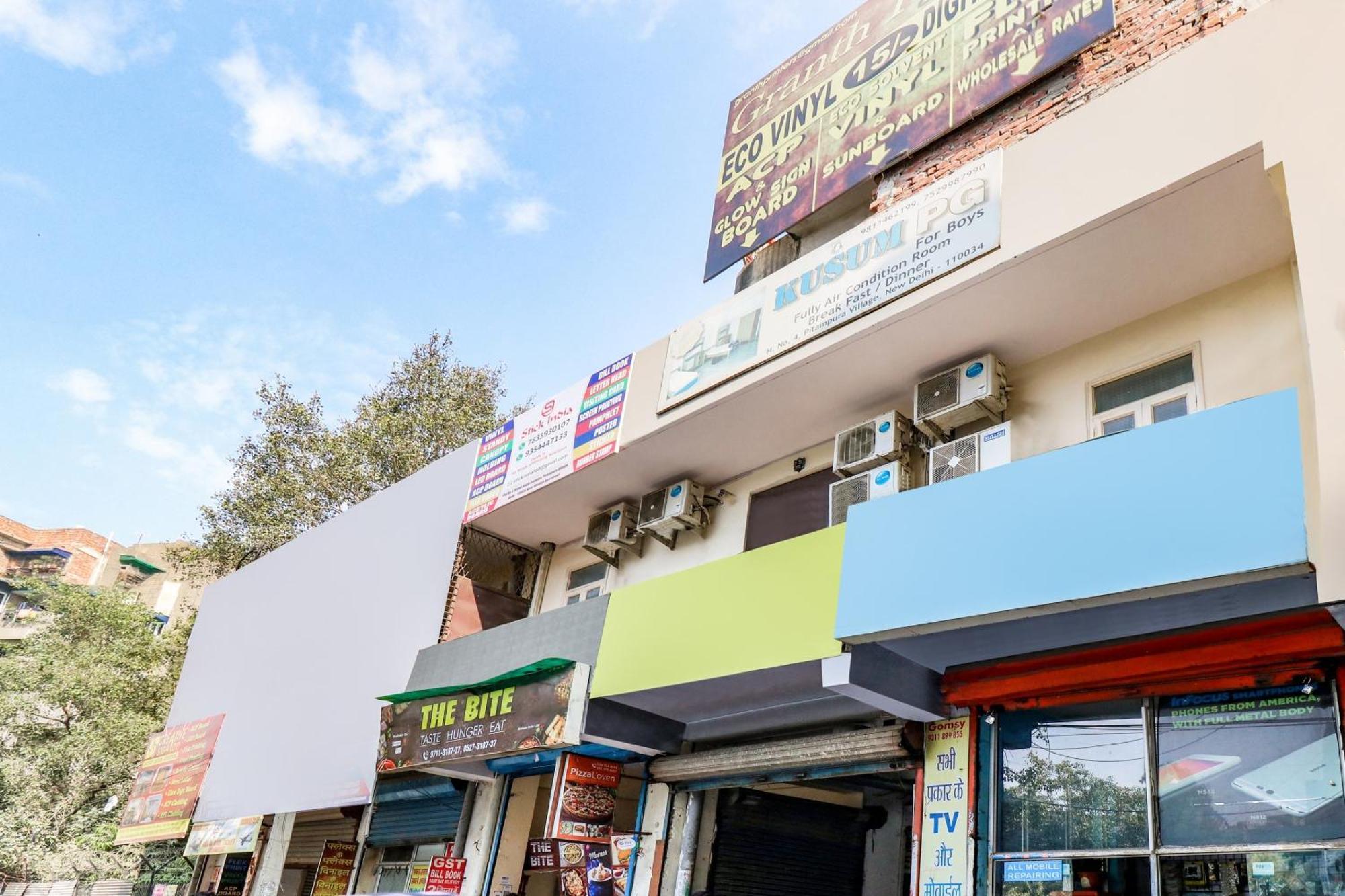 O Rs Near Pitampura Metro 3* Delhi (National Capital Territory of India)